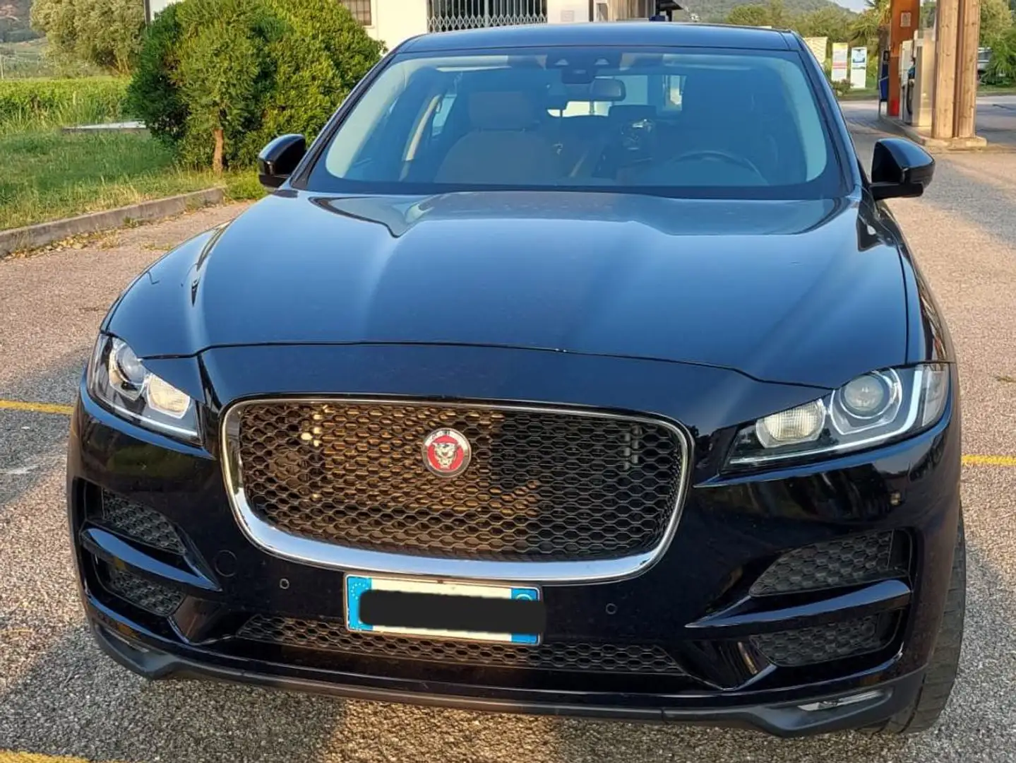 Jaguar F-Pace F-Pace 2015 2.0d Portfolio awd 180cv auto Black - 1