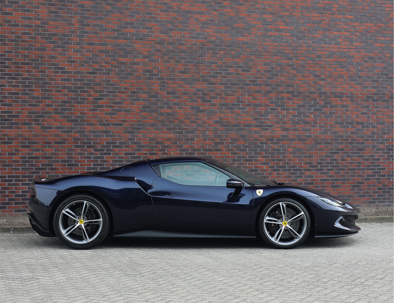 Ferrari 296 GTB 3.0 V6 | Blu America - Cuoio - Racing Seats — photo 14