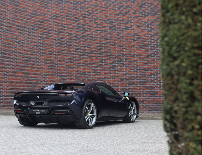 Ferrari 296 GTB 3.0 V6 | Blu America - Cuoio - Racing Seats — photo 17