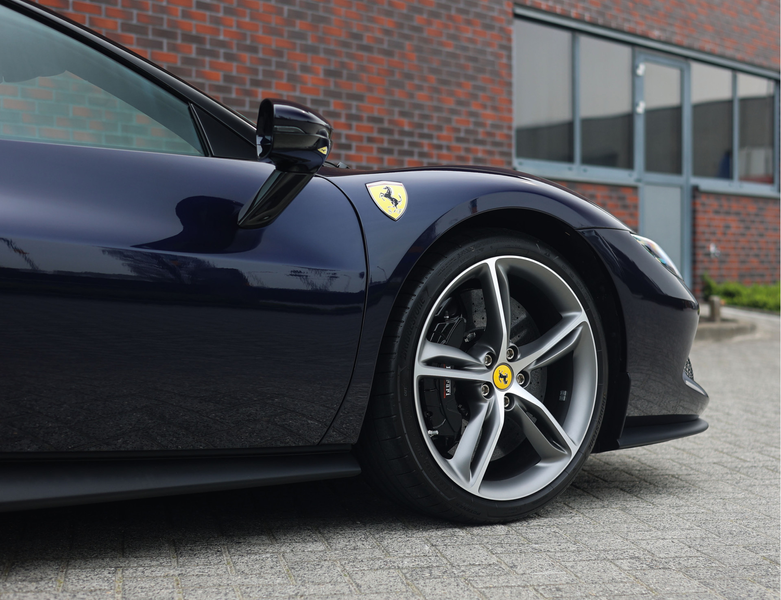 Ferrari 296 GTB 3.0 V6 | Blu America - Cuoio - Racing Seats — photo 19