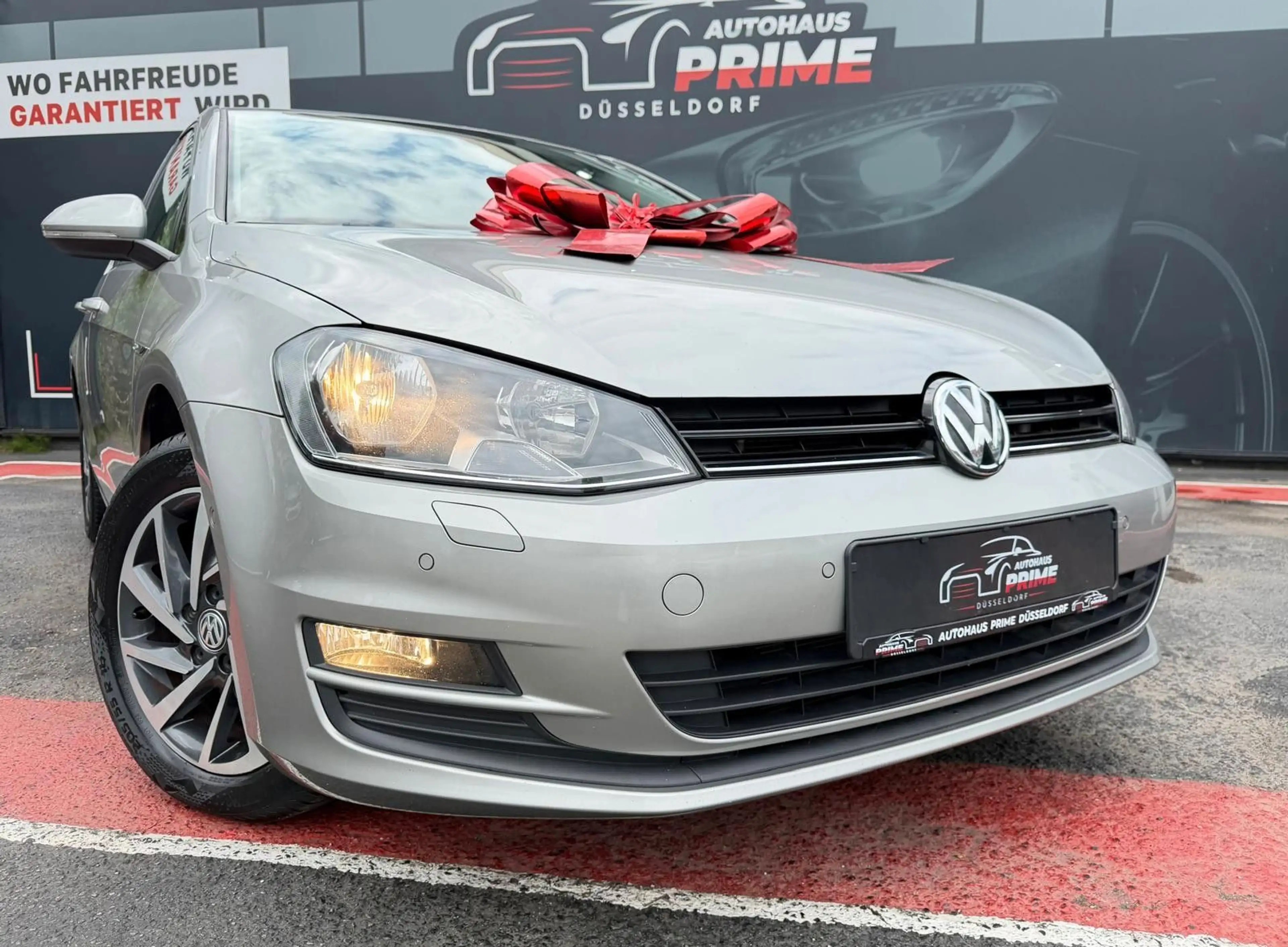 Volkswagen Golf VII Lim. Cup*Automatik*Sitzheizung*Pdc* — photo 12