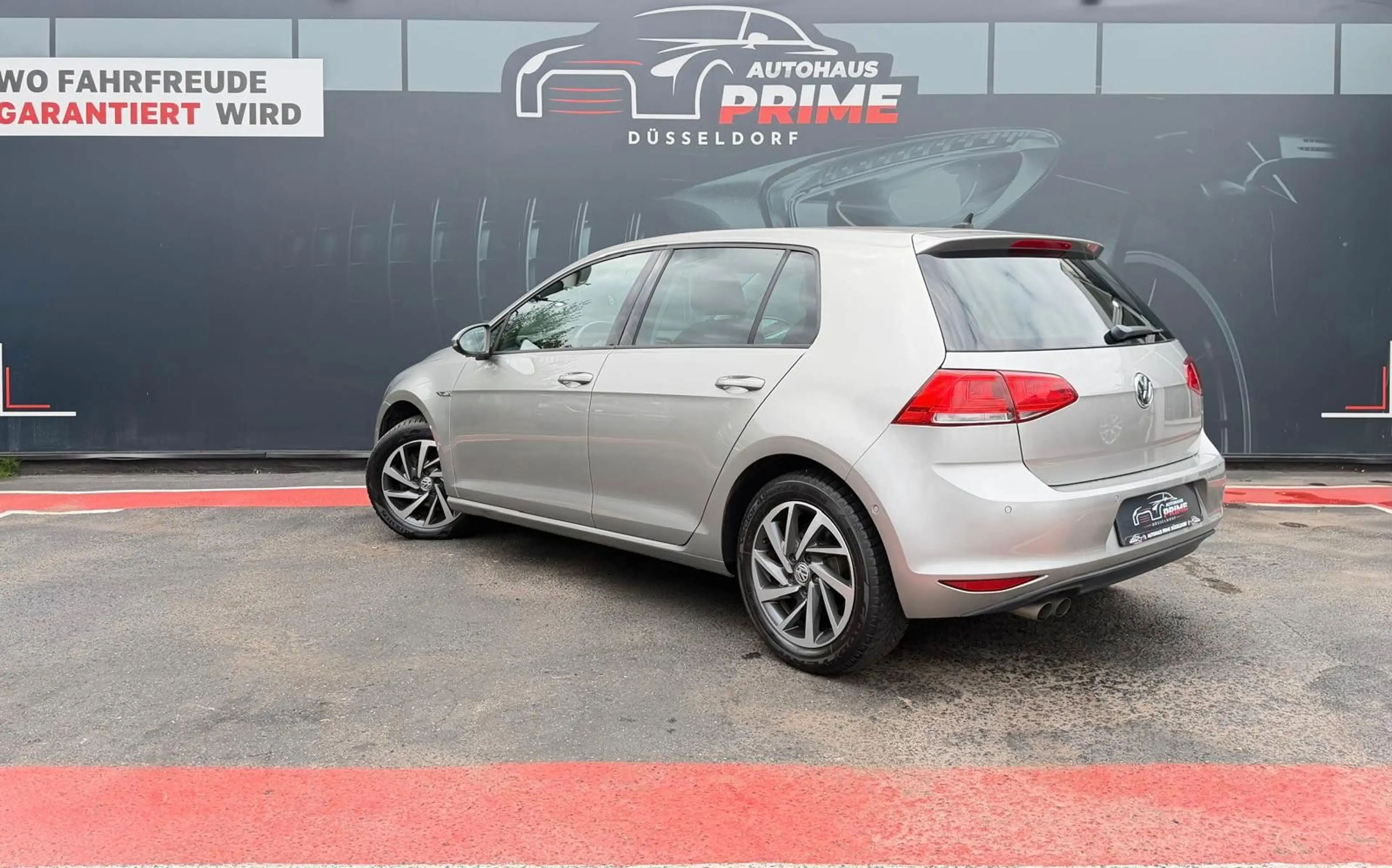 Volkswagen Golf VII Lim. Cup*Automatik*Sitzheizung*Pdc* — photo 5