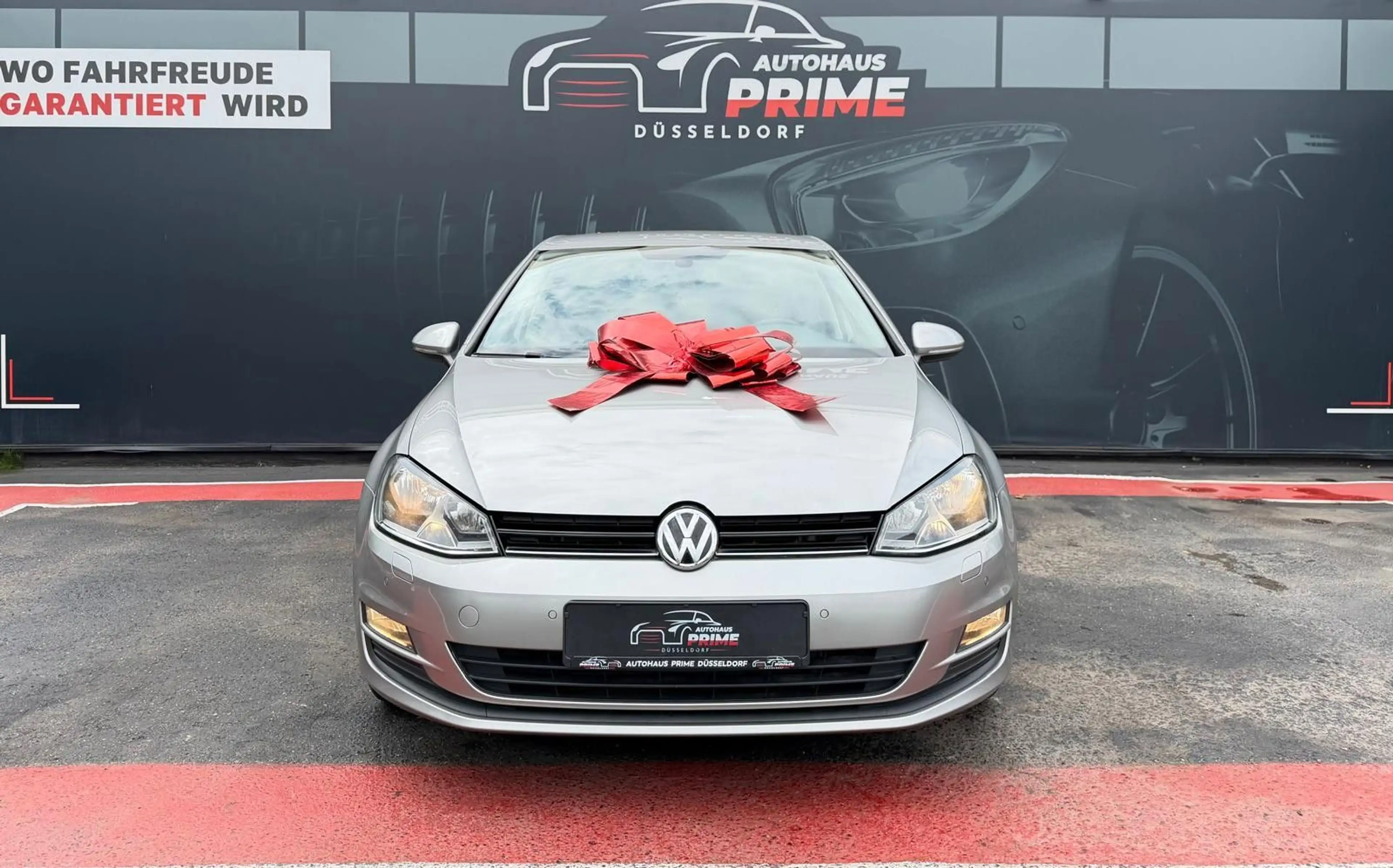 Volkswagen Golf VII Lim. Cup*Automatik*Sitzheizung*Pdc* — photo 3