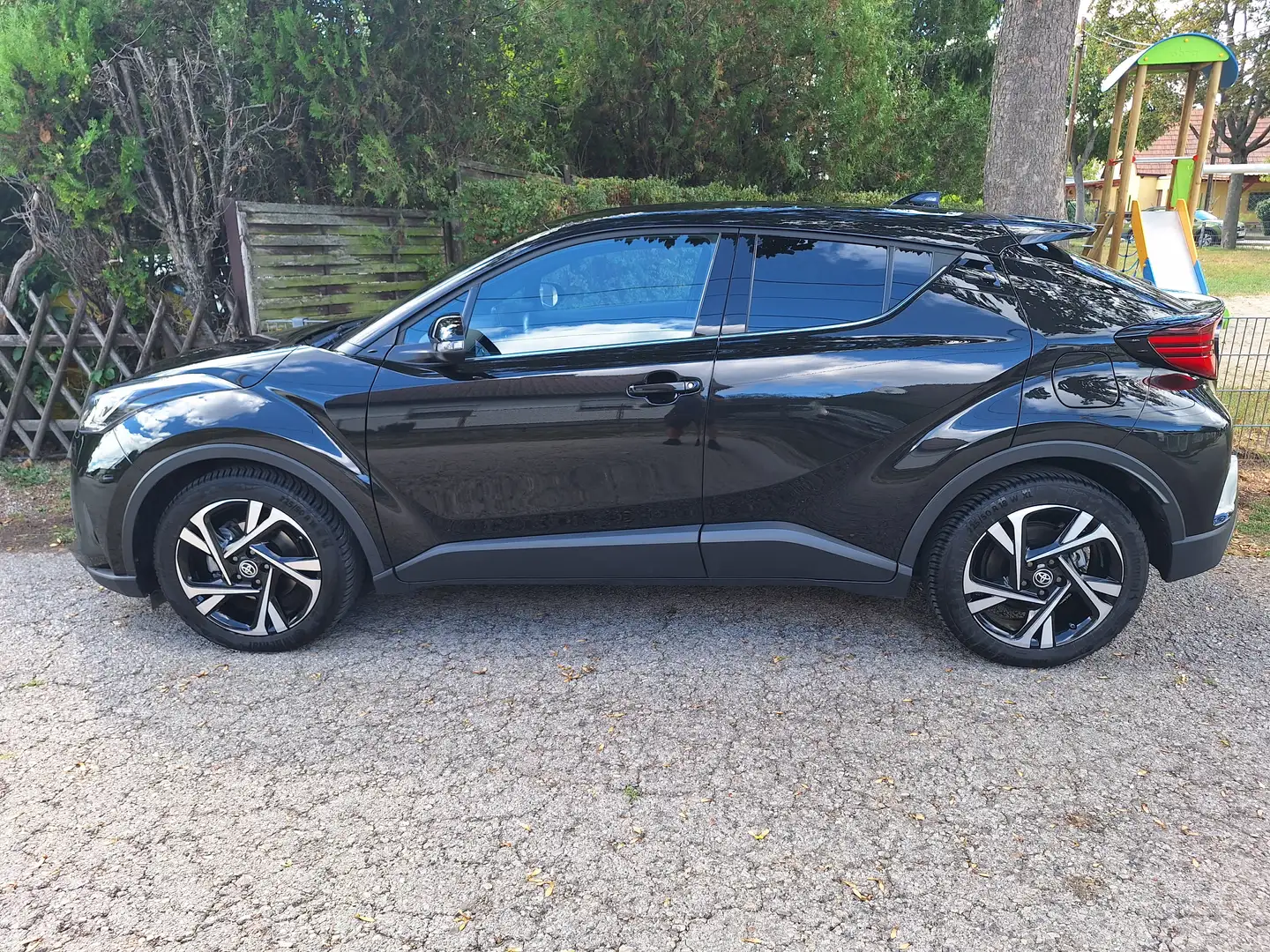 Toyota C-HR C-HR 2,0 Hybrid C-LUB CVT C-LUB Schwarz - 1