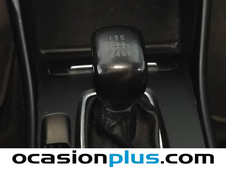 Volvo XC40 2021, foto 5