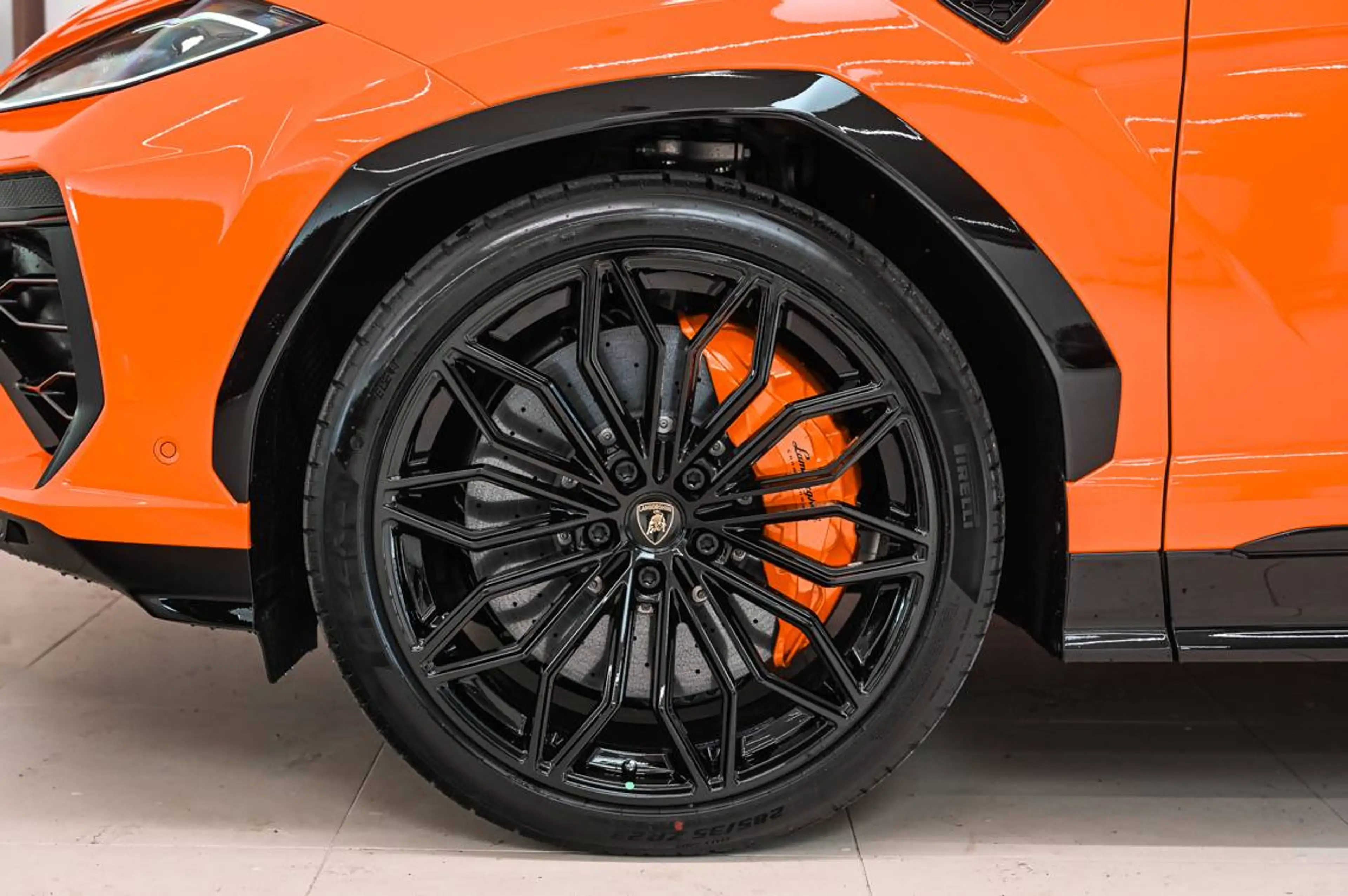 Lamborghini Urus Urus SE PHEV 4.0 BiTurbo V8 — photo 9