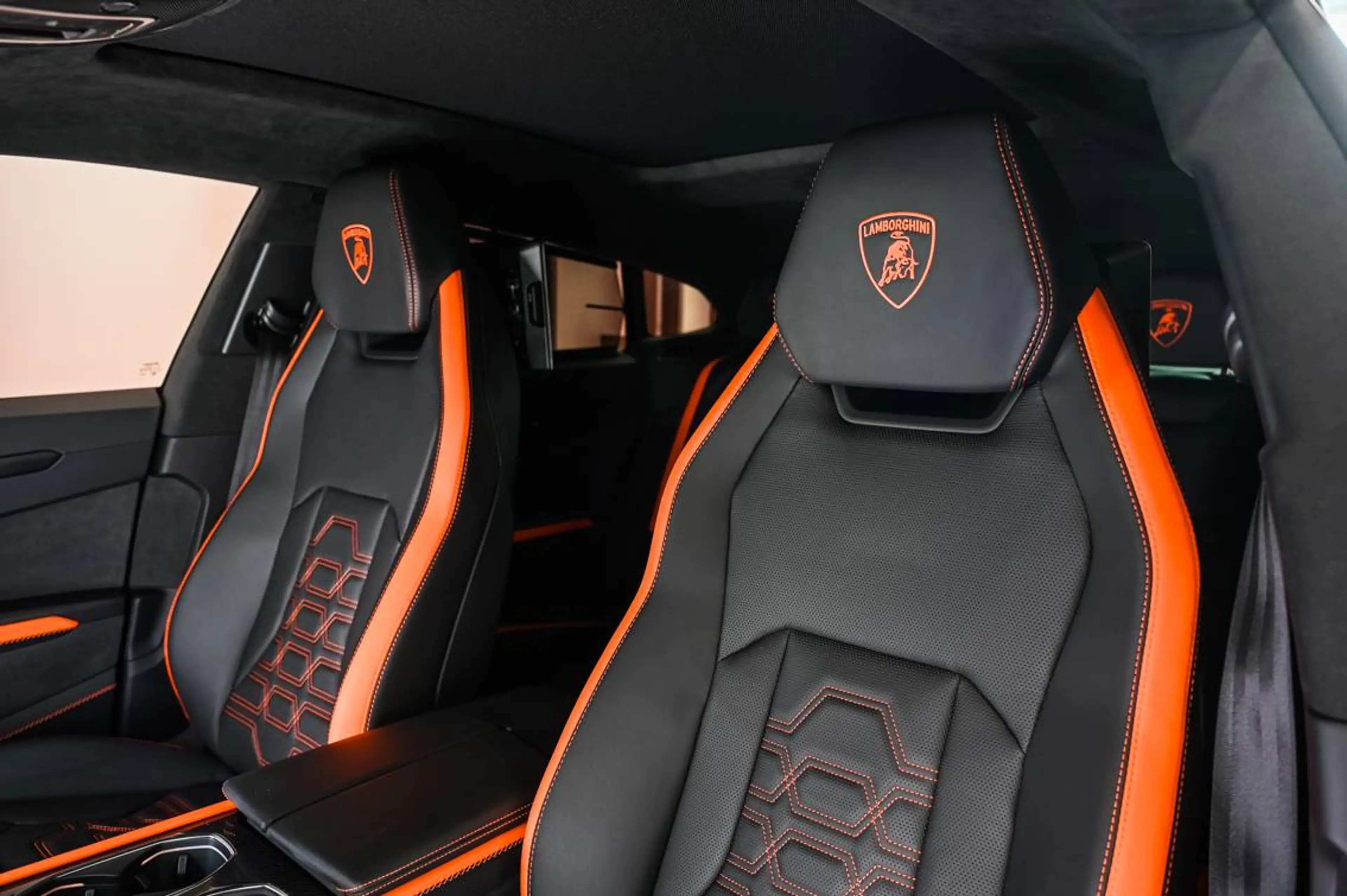 Lamborghini Urus Urus SE PHEV 4.0 BiTurbo V8 — photo 7