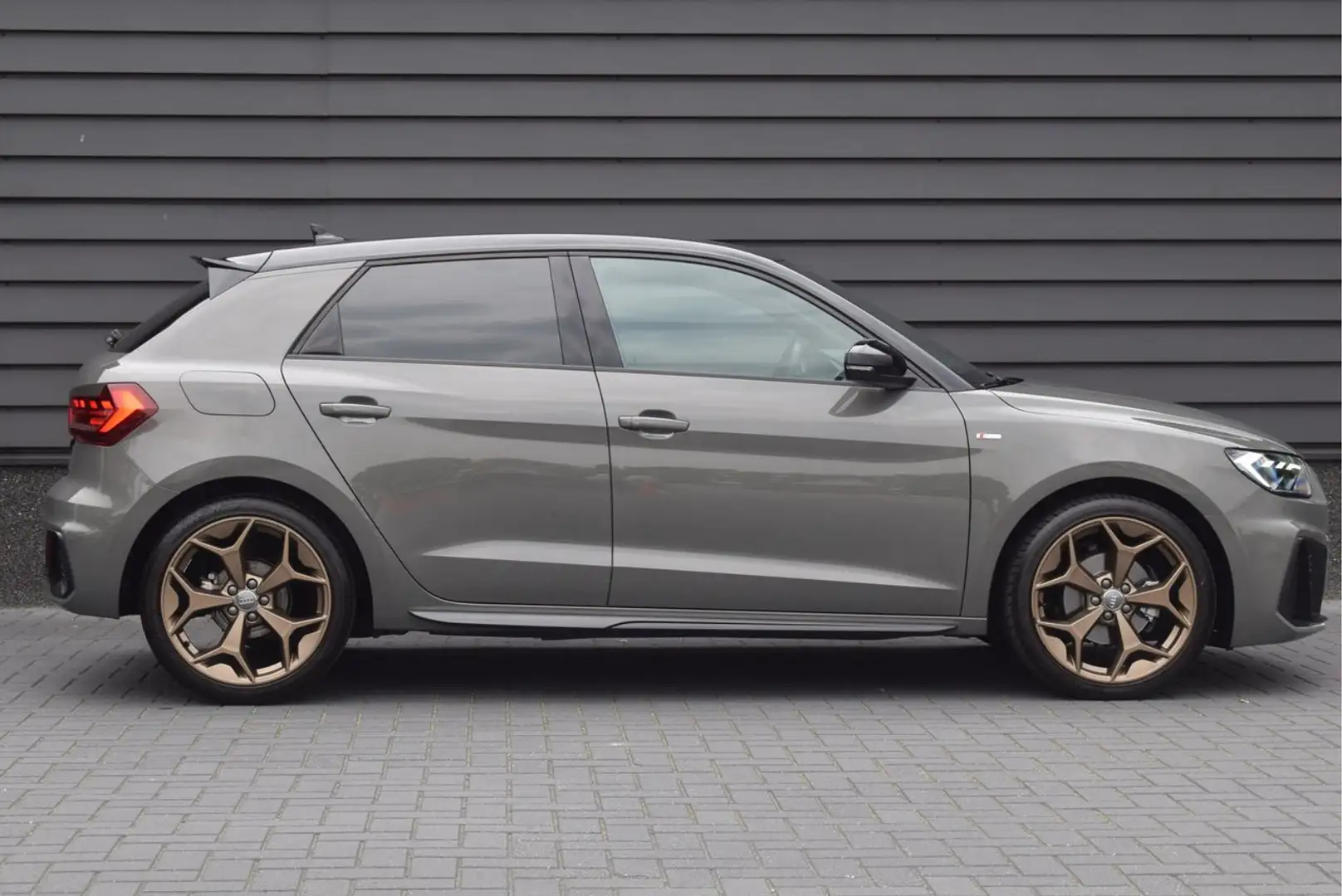 Audi A1 A1 Sportback 30 1.0 tfsi Gris - 2