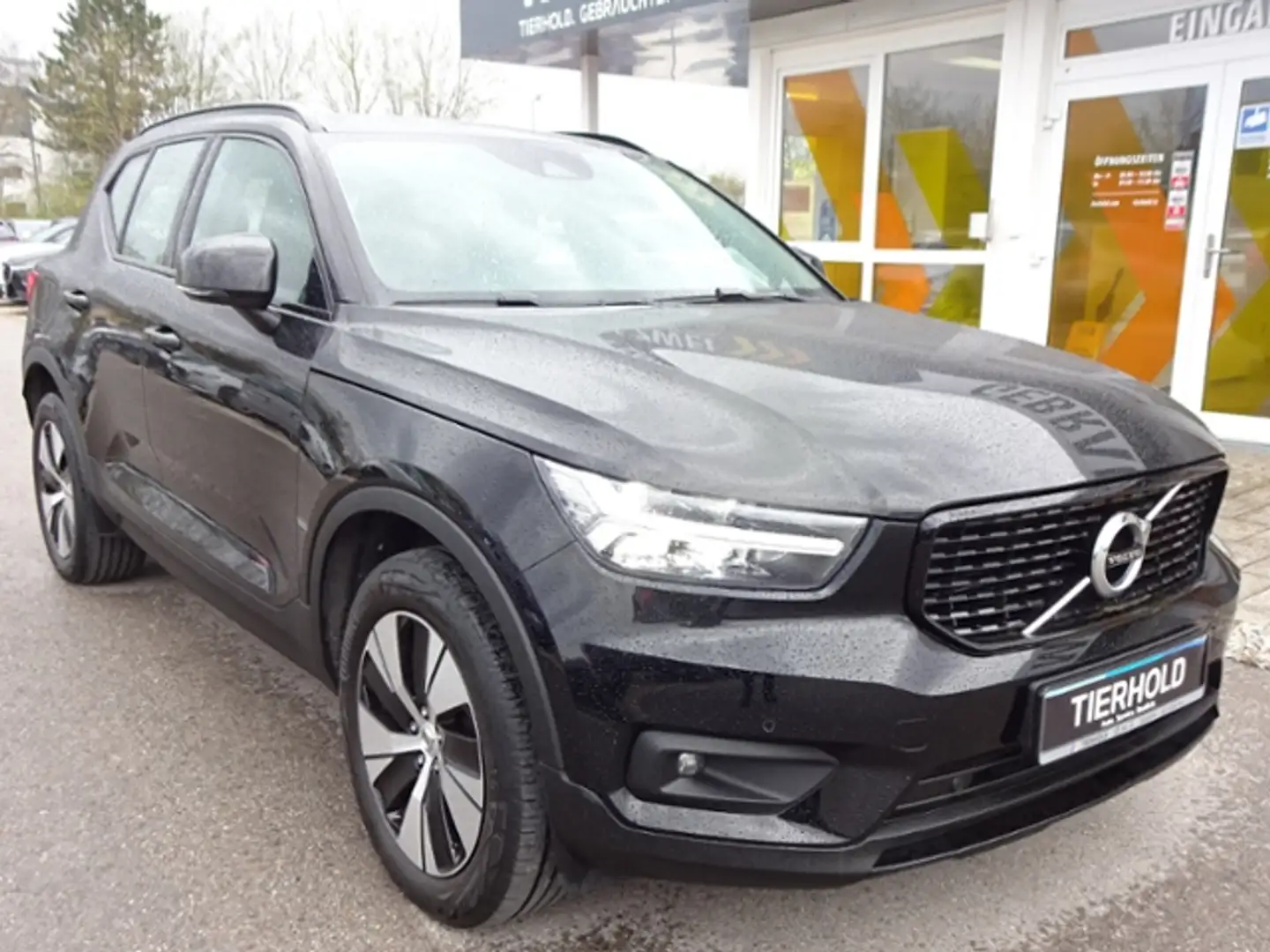 Volvo XC40 T5 R Design Expression Plug-In 2WD Standhz. Schwarz - 2