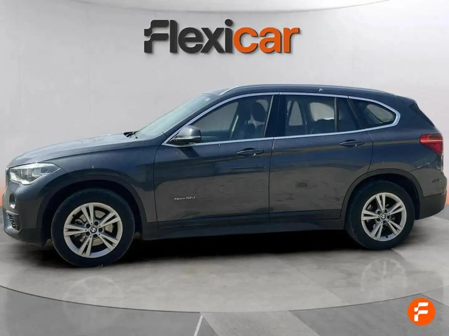 BMW X1 sDrive18d Bleu - 2