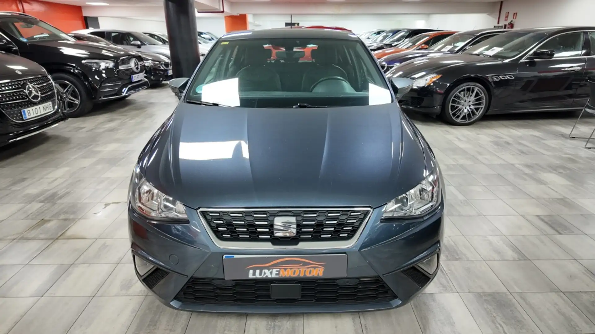 SEAT Ibiza 1.0 TGI S&S FR 90 Gris - 2