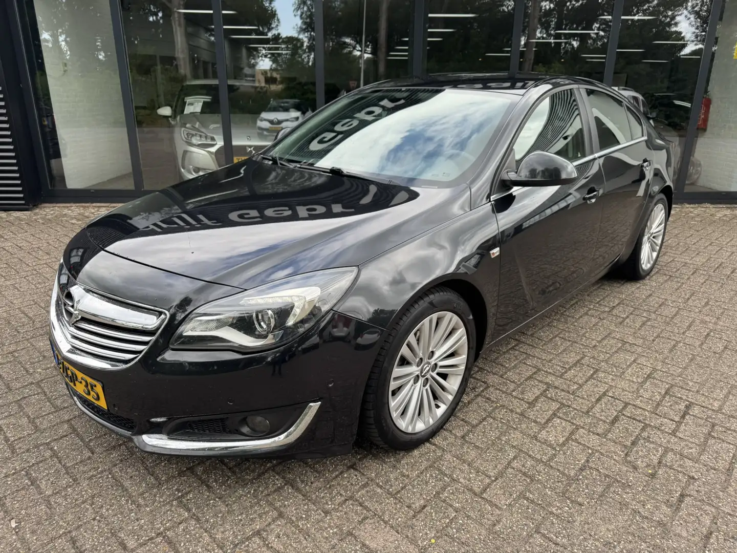 Opel Insignia 2.0 CDTI Edition*Navi*ECC* Zwart - 2