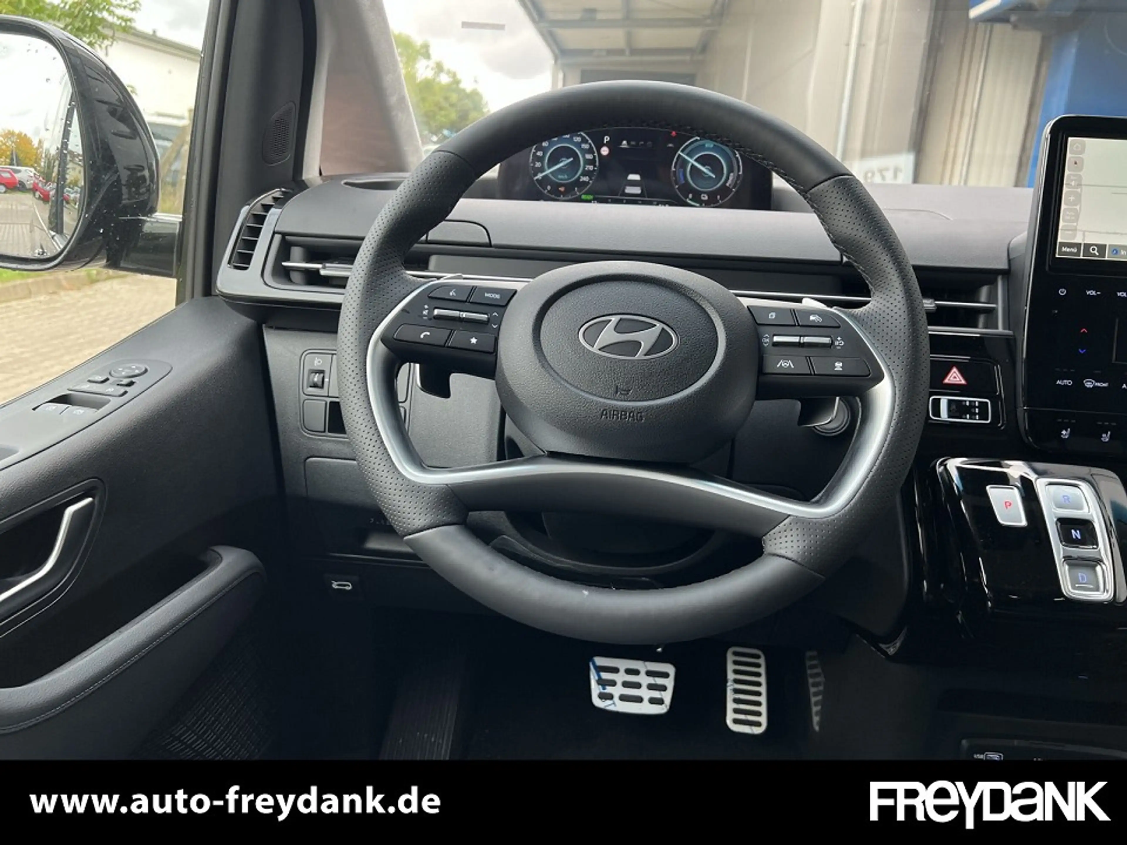 Hyundai STARIA HEV 7-Sitzer (MY25) 1.6 T-GDI (225 PS) 6-AT 2WD Si — photo 15