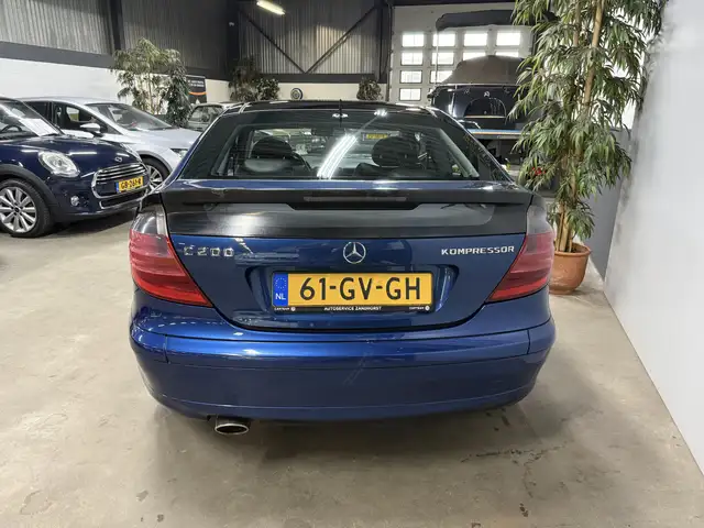 Mercedes-Benz C-Class view 5