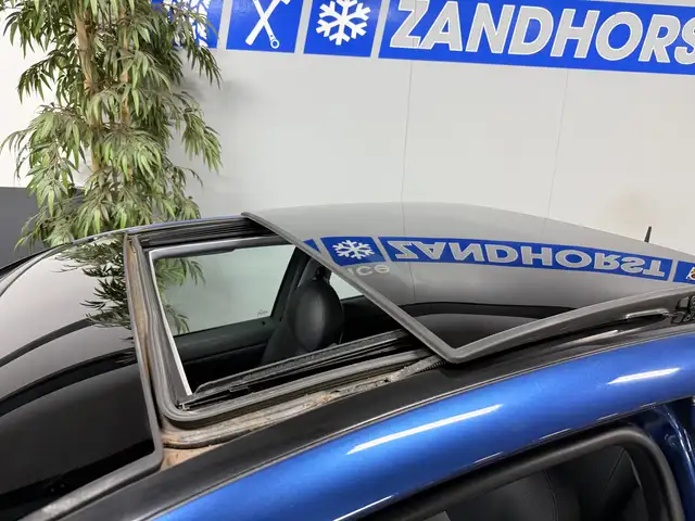 Mercedes-Benz C-Class view 13