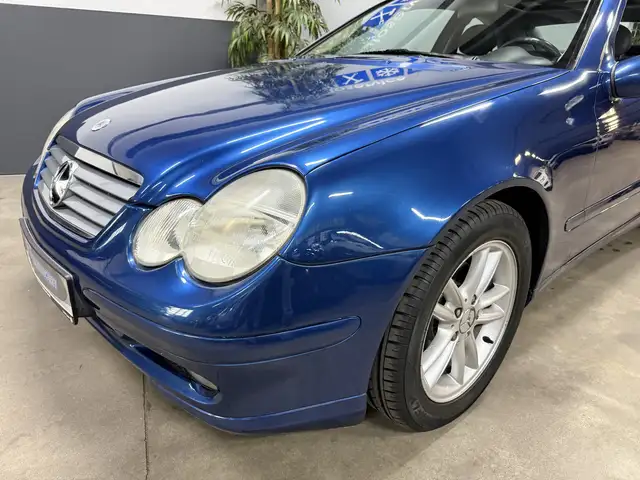 Mercedes-Benz C-Class view 8