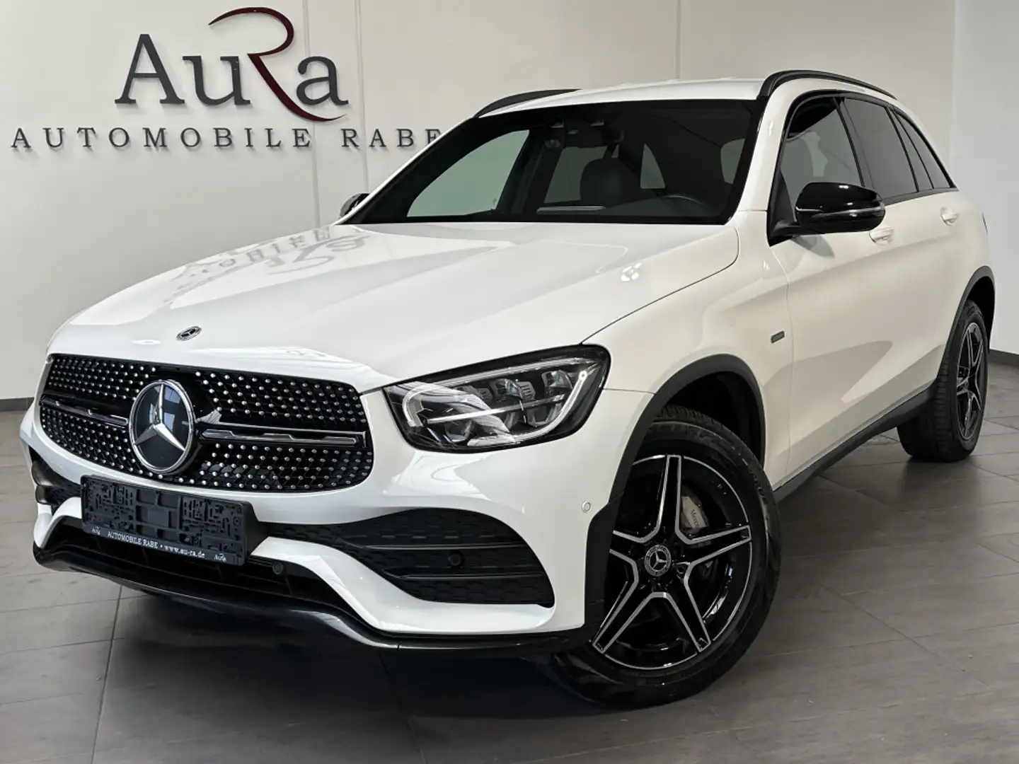 Mercedes-Benz GLC 300 4M AMG-Line NAV+LED+AHK+KAMERA+CARPLAY Белый - 2