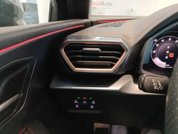 Cupra León 2024, foto 13