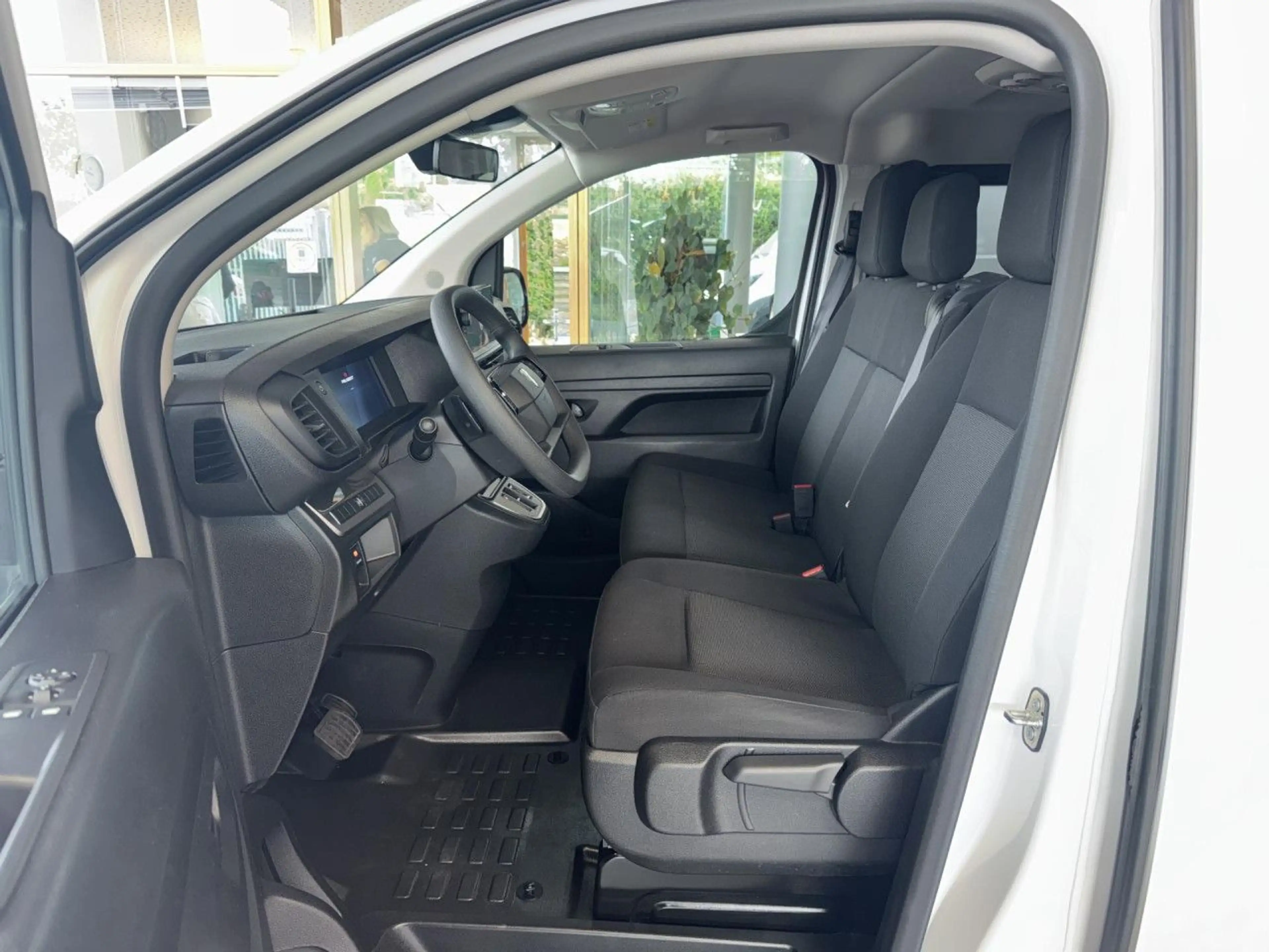 Peugeot Expert e- L3 (75kWh), 9-Sitzer, CCS, Kamera! Navi — photo 11