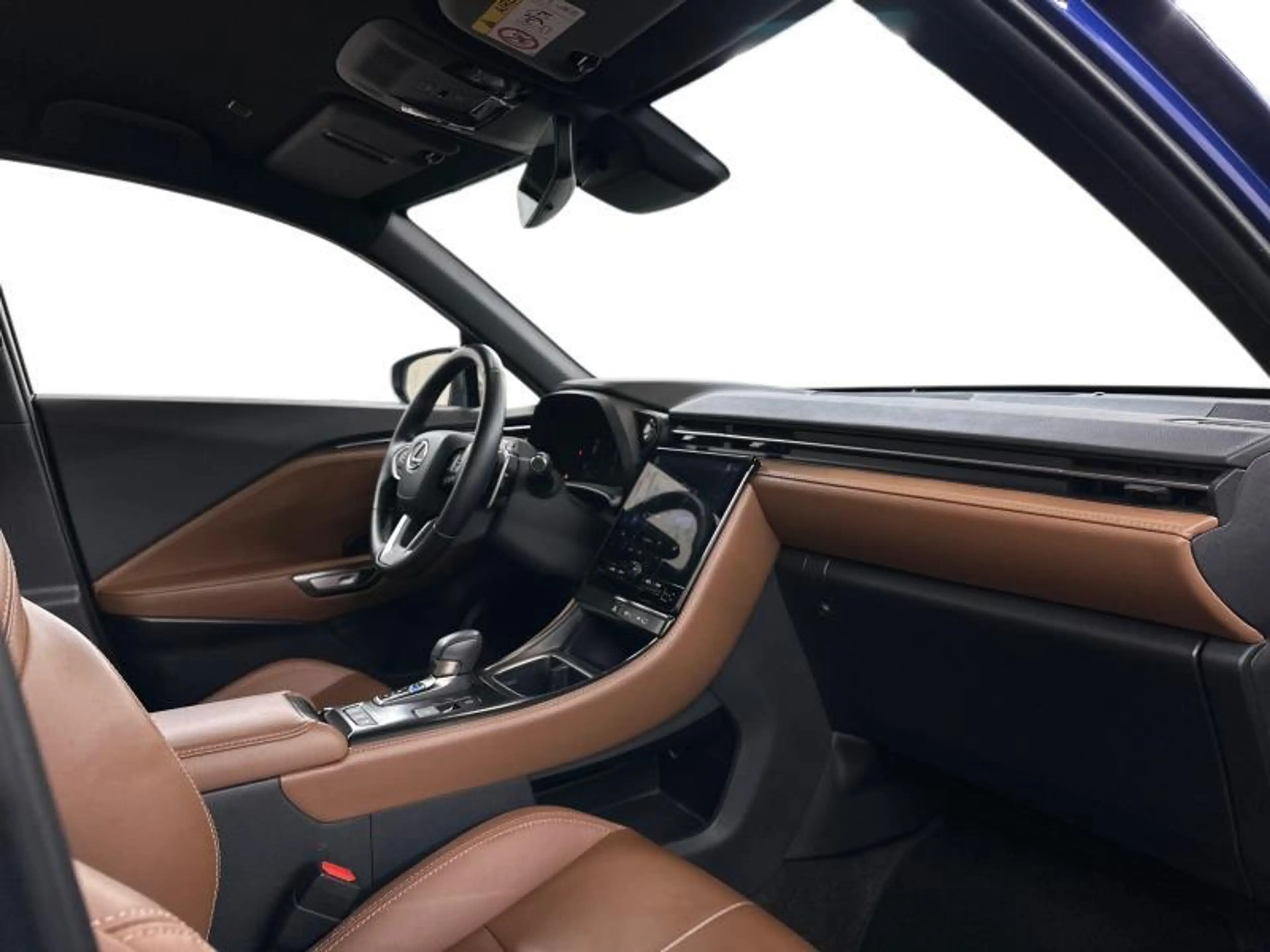 Lexus LBX 136hp HEV Relax | all seasons | carplay — photo 6
