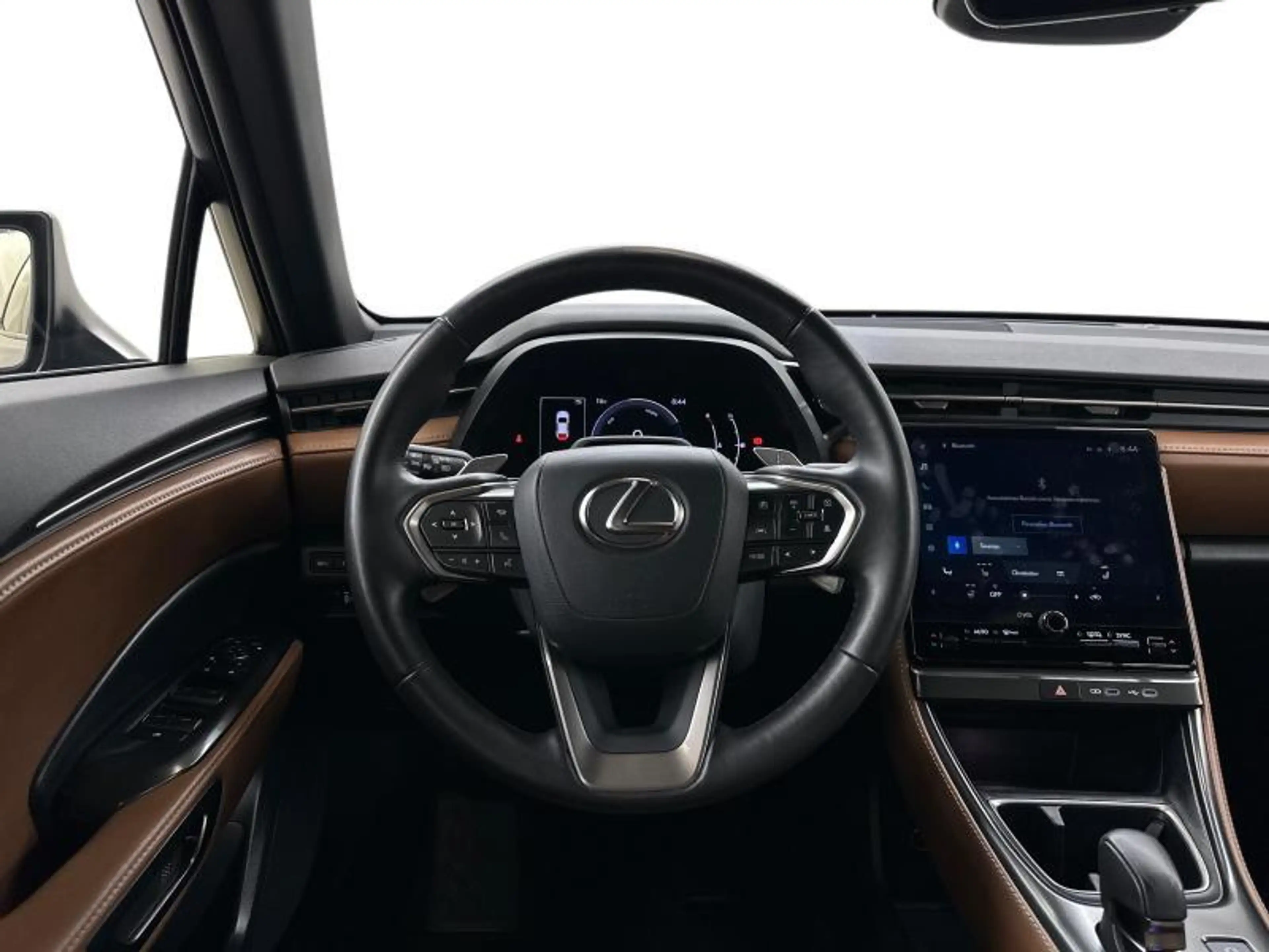 Lexus LBX 136hp HEV Relax | all seasons | carplay — photo 8