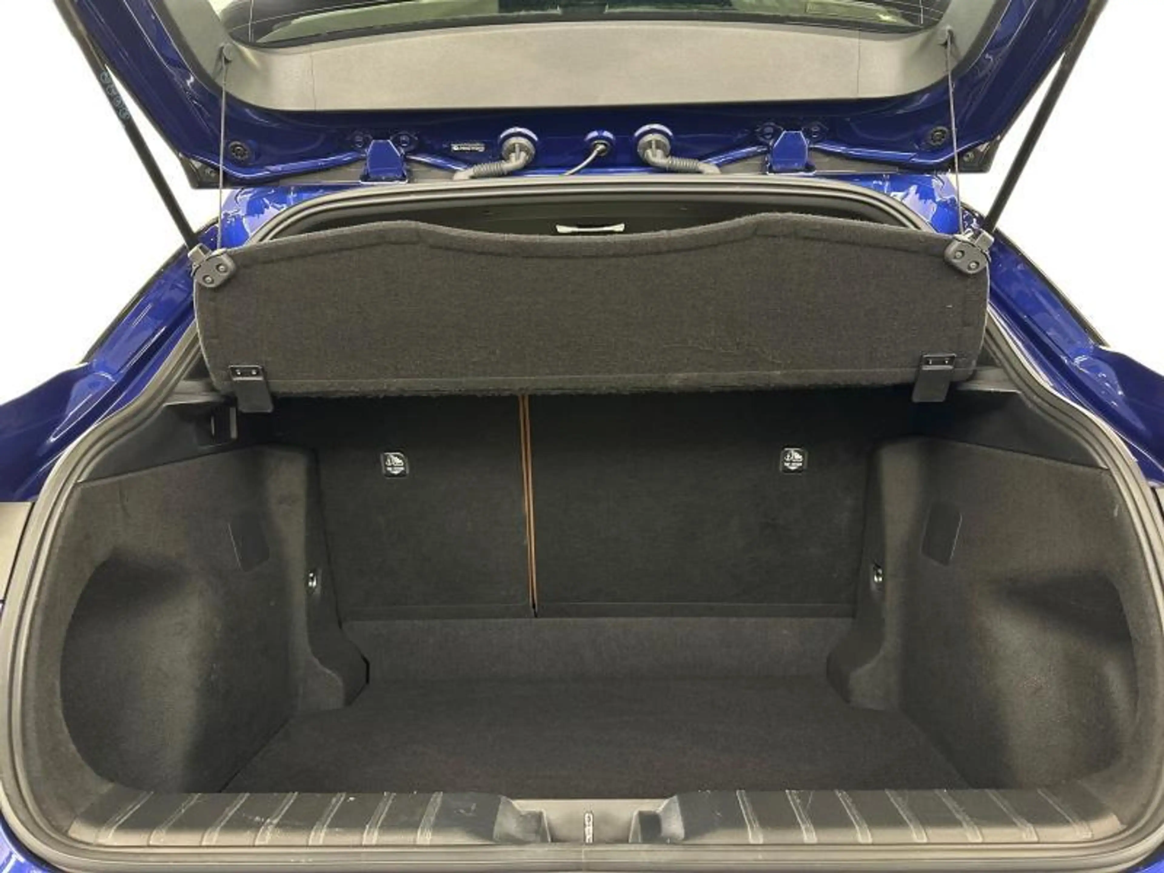 Lexus LBX 136hp HEV Relax | all seasons | carplay — photo 9