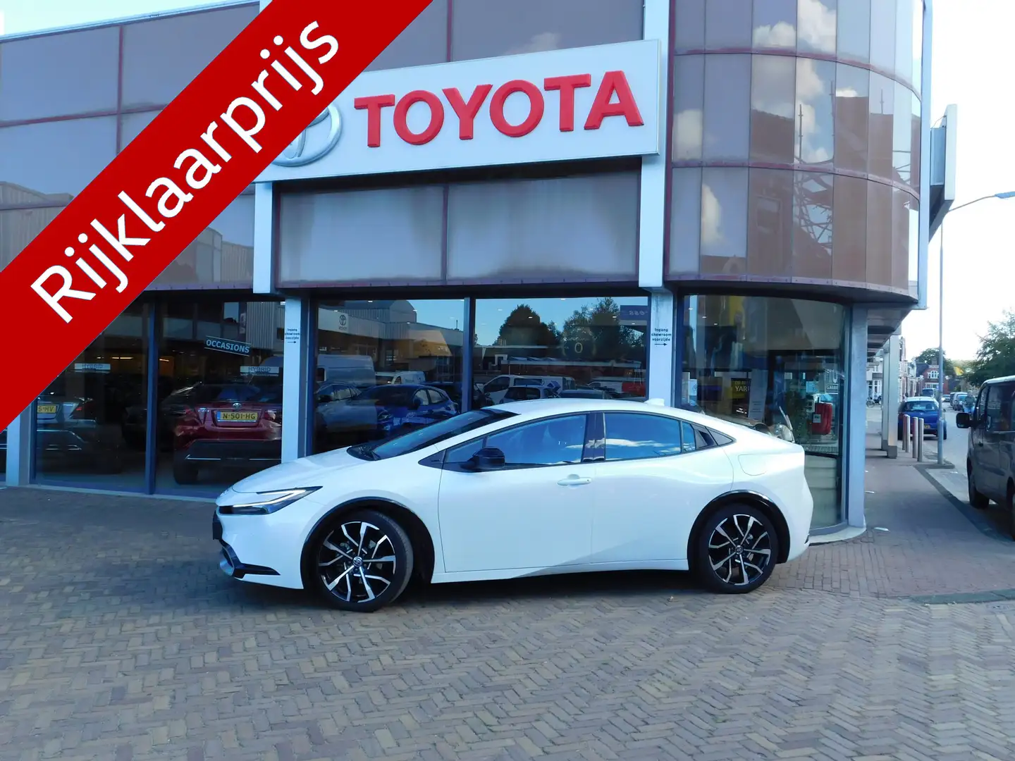 Toyota Prius 2.0 Plug-in Executive | Stoel en Stuurverwarming | Blanco - 1