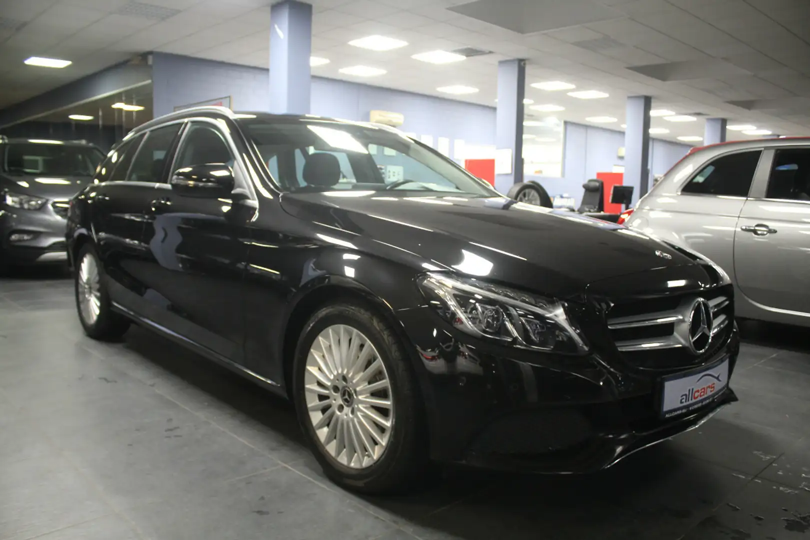 Mercedes-Benz C 200 T 9G-TRONIC Avantgarde Schwarz - 1