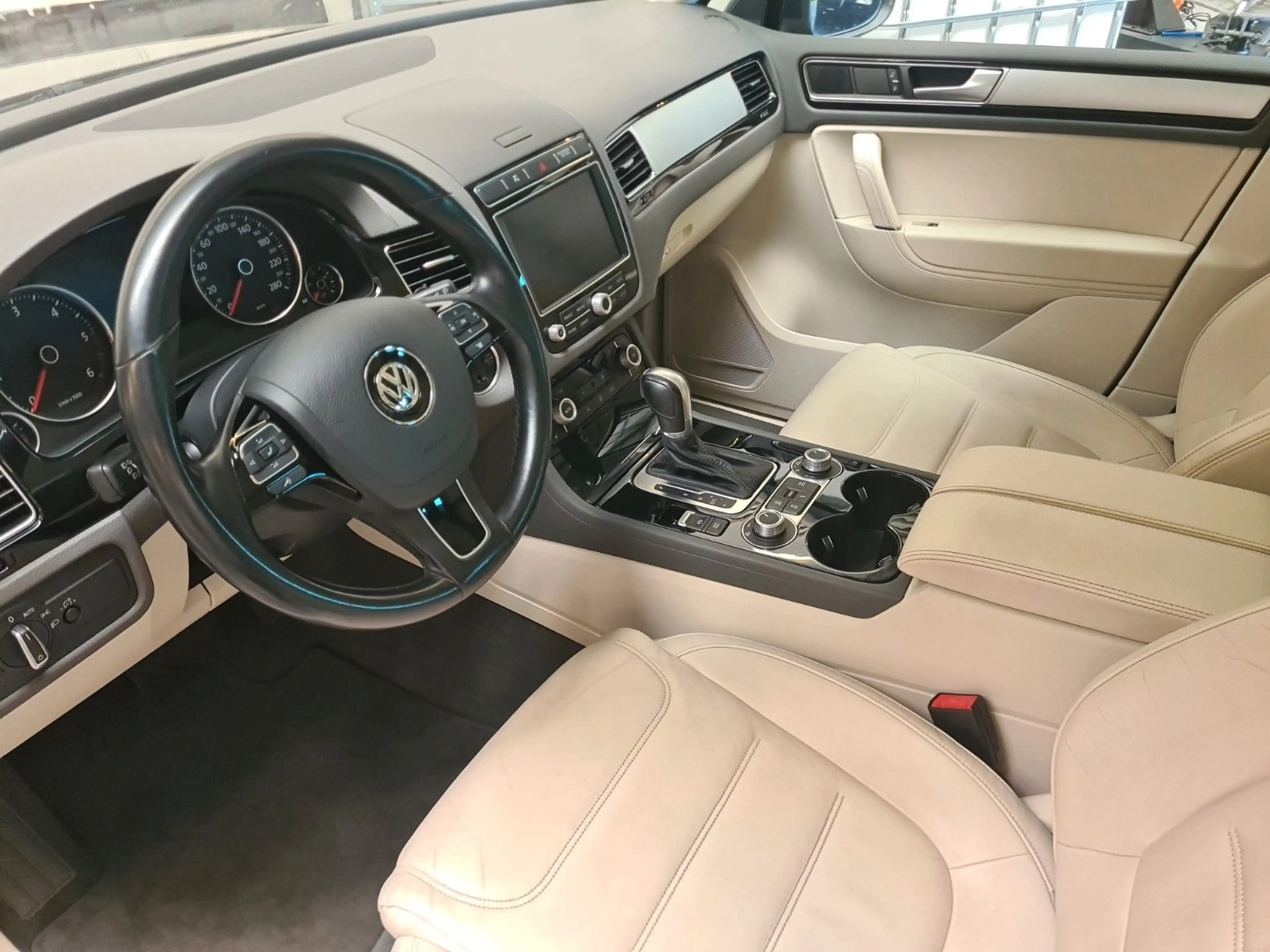 Volkswagen Touareg V6 R-Line TerrainTech 4Motion*Garantie* — photo 9