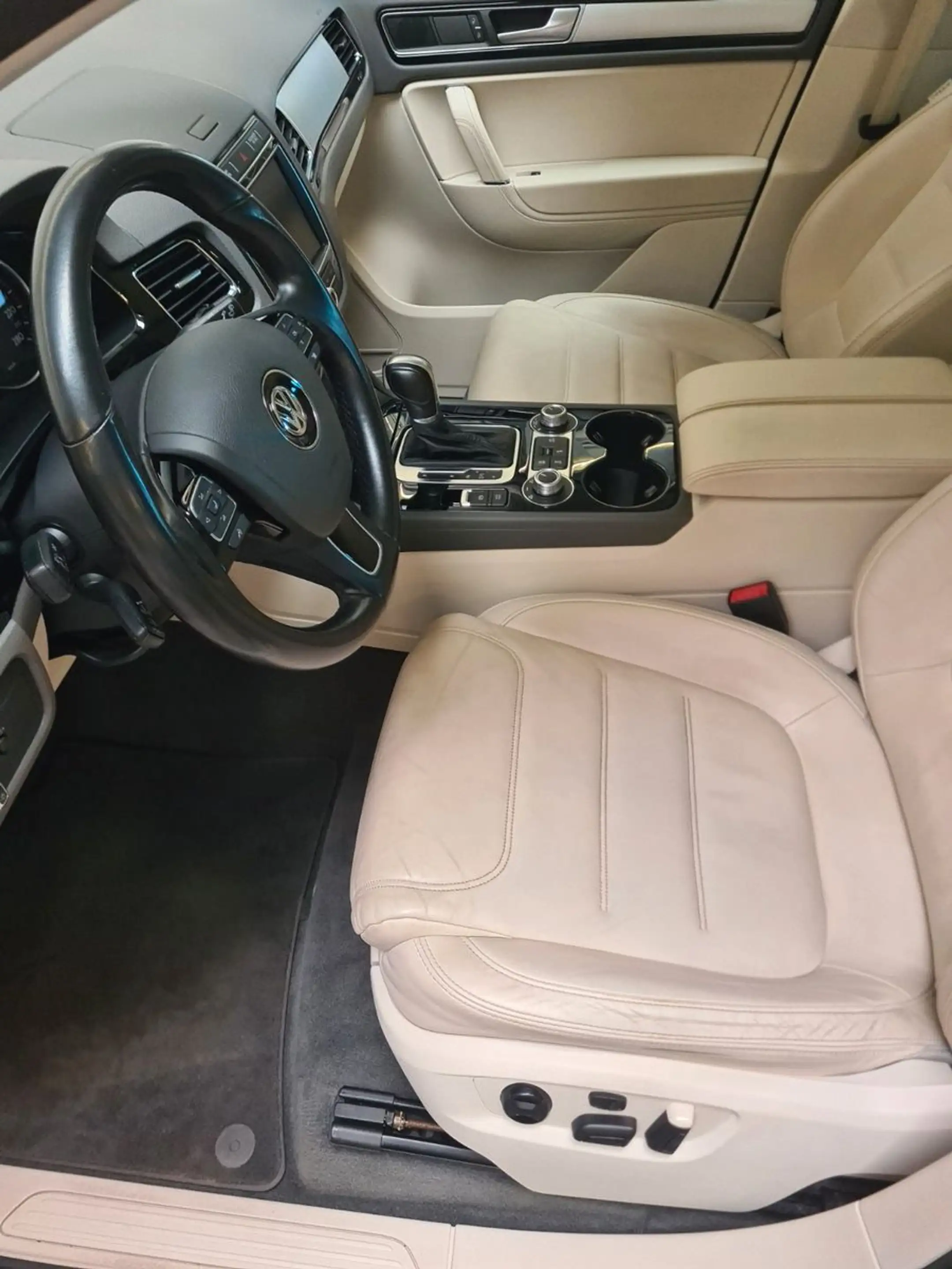 Volkswagen Touareg V6 R-Line TerrainTech 4Motion*Garantie* — photo 10