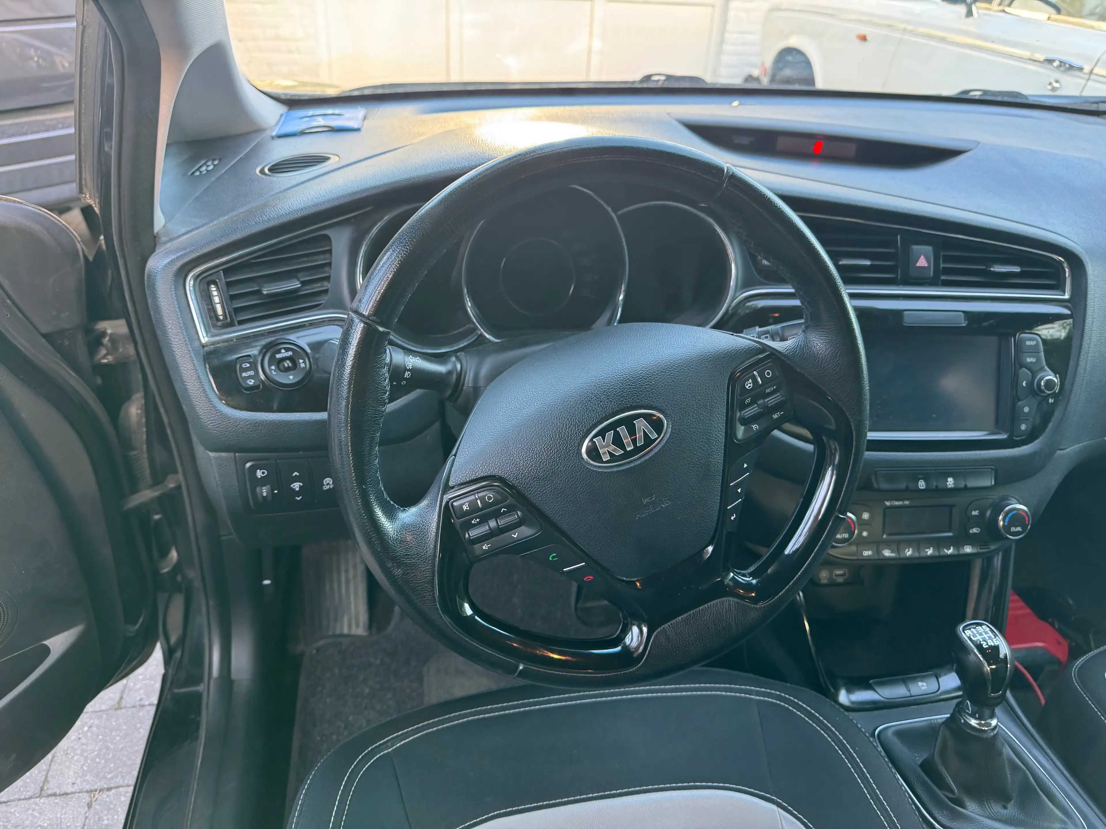 Kia Ceed / cee'd Cee'd 1.6 CRDi Navi Edition ISG — photo 8