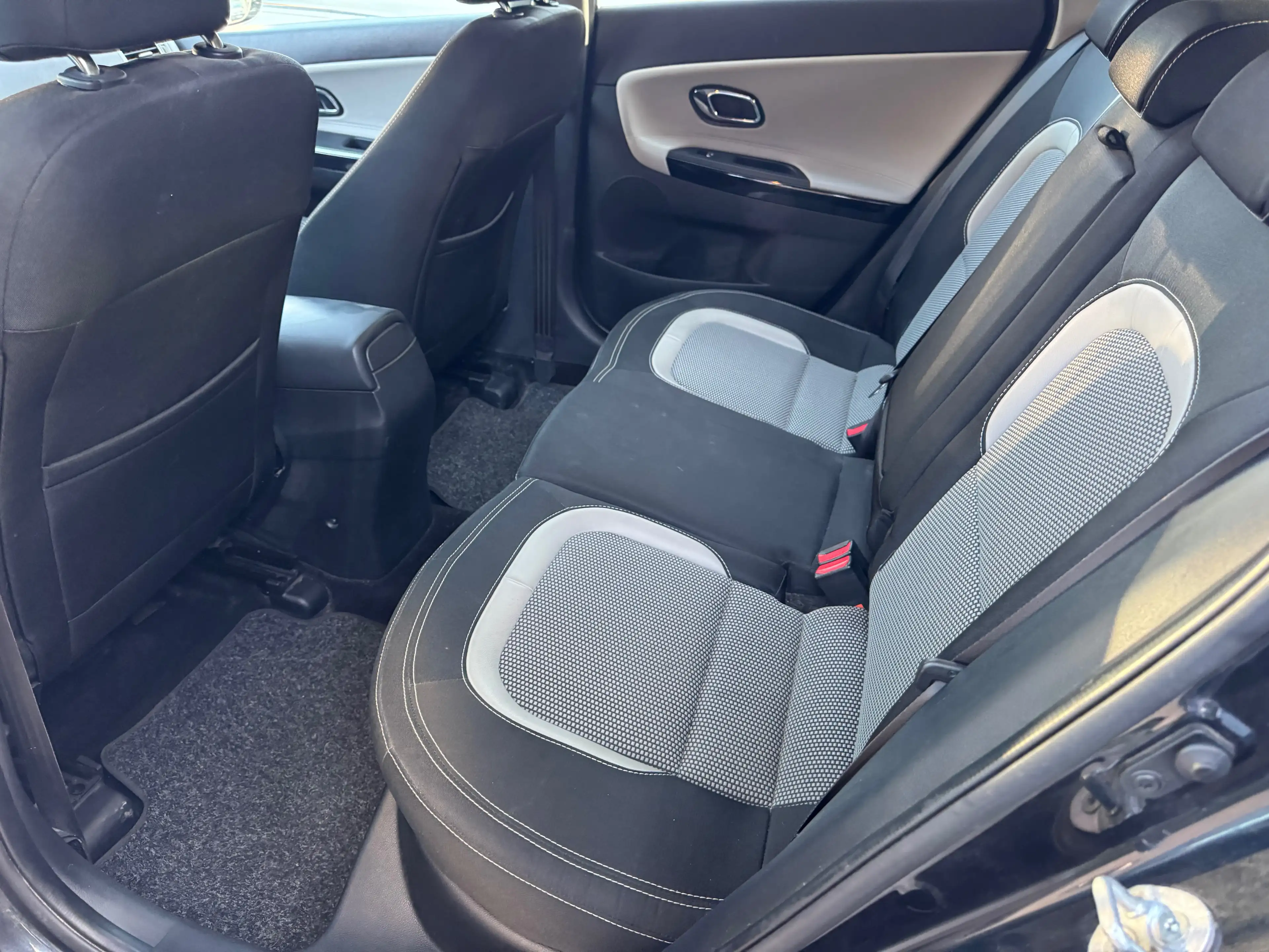 Kia Ceed / cee'd Cee'd 1.6 CRDi Navi Edition ISG — photo 9