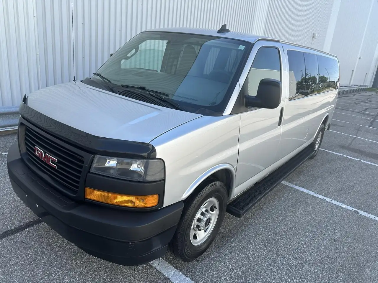 GMC Savana fotografie GMC Savana