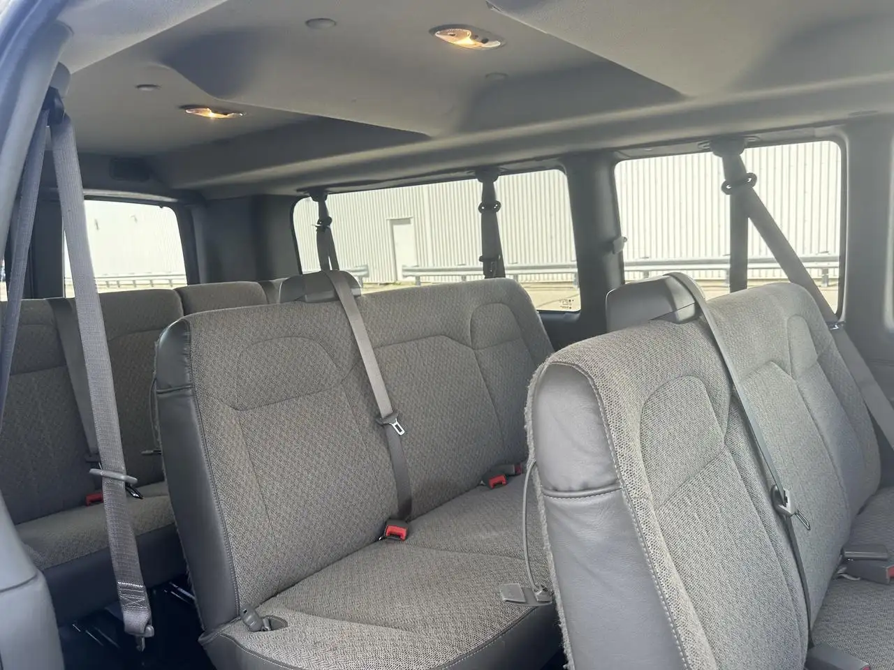 GMC Savana fotografie GMC Savana