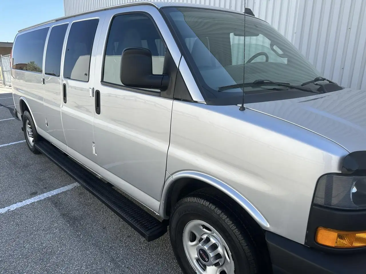 GMC Savana fotografie GMC Savana