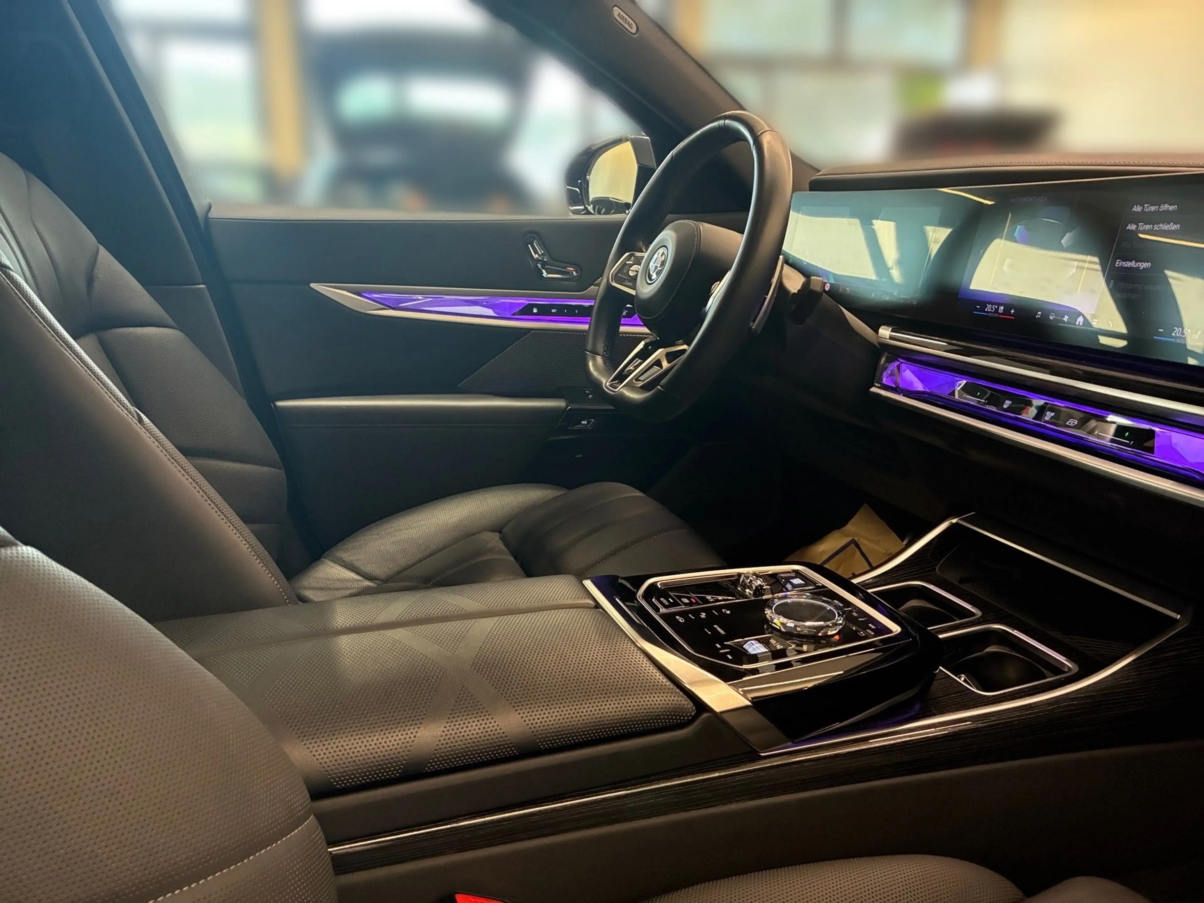 BMW 750 e xDrive — photo 12