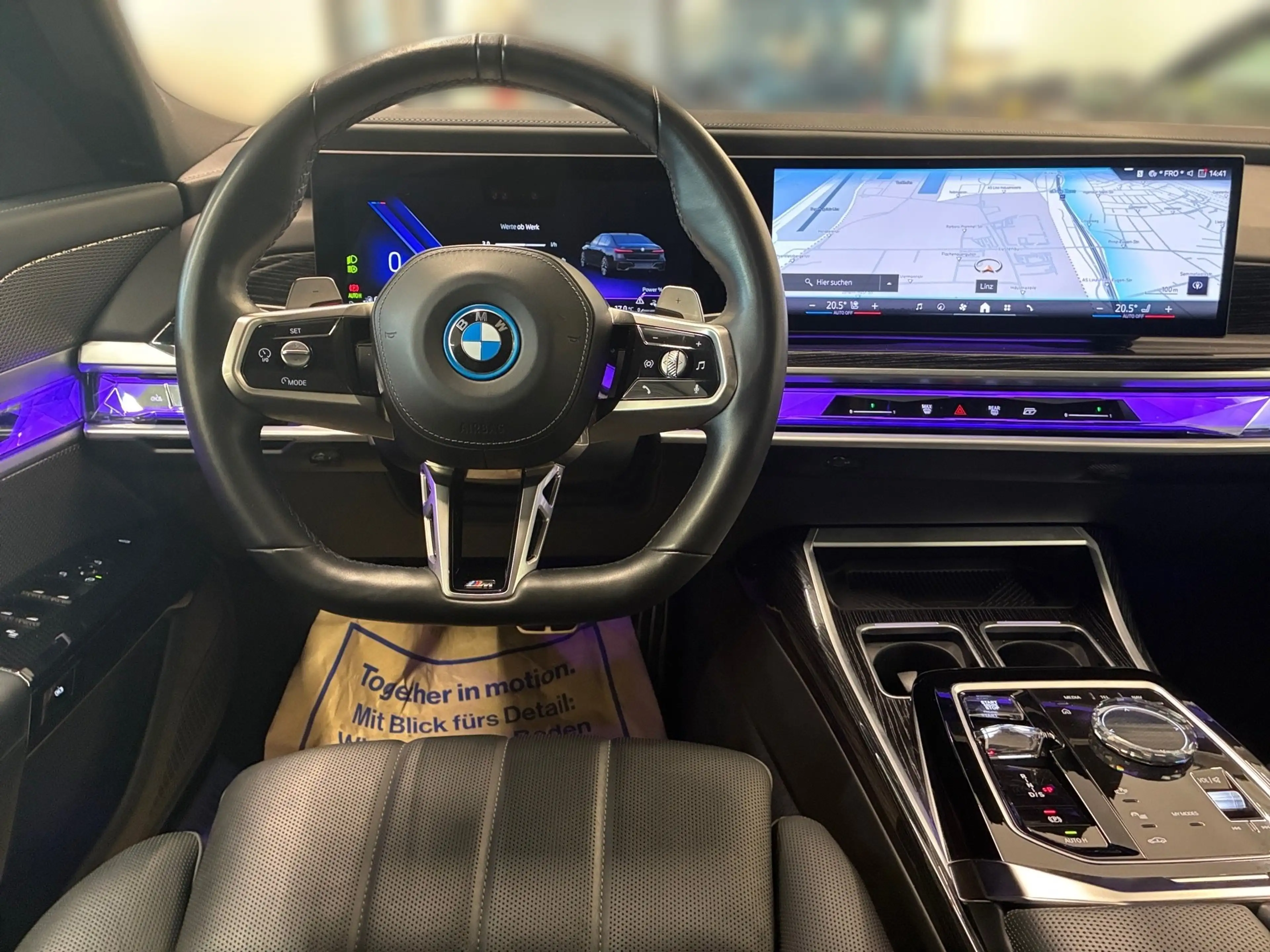 BMW 750 e xDrive — photo 8