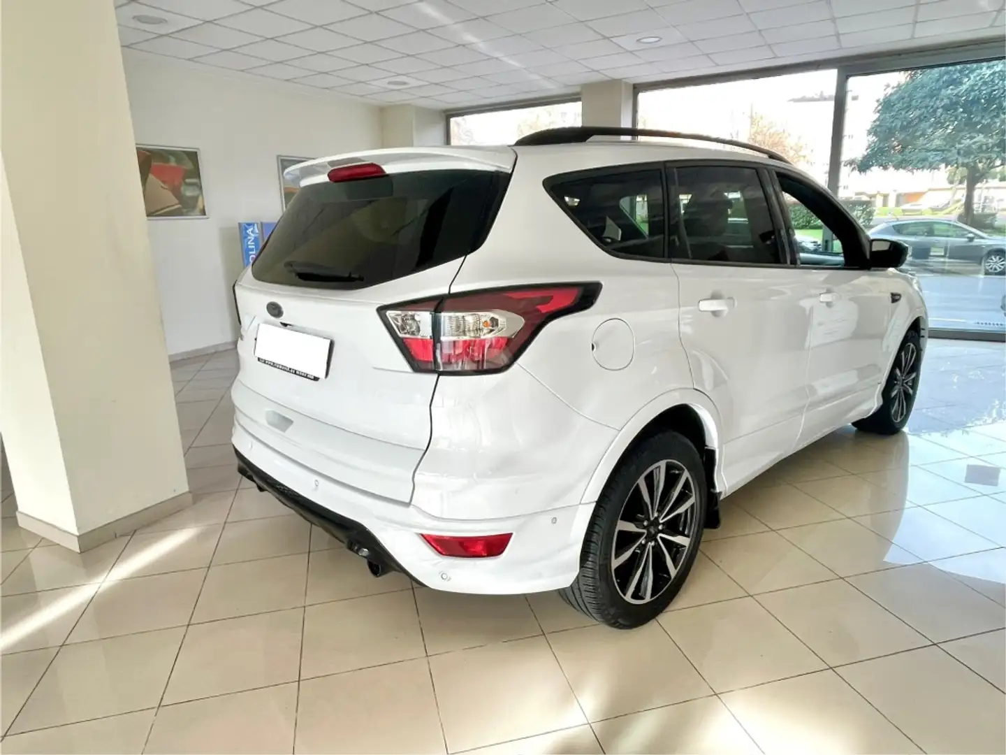 Ford Kuga 2.0TDCi Auto S&S ST-Line 4x2 150 Blanc - 2
