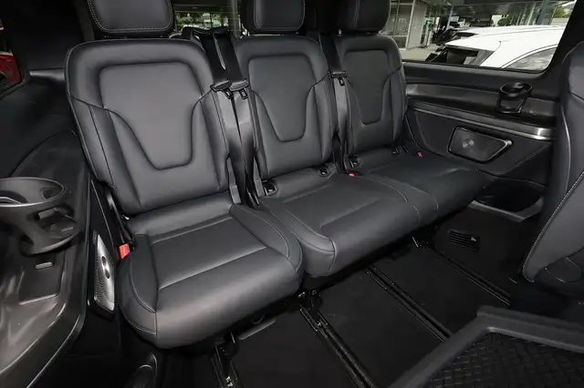 Mercedes-Benz V-Class view 6