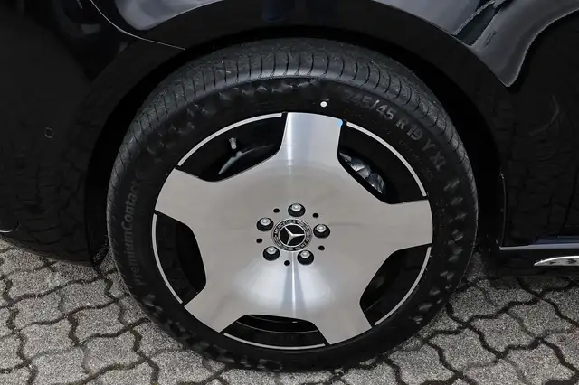 Mercedes-Benz V-Class view 3