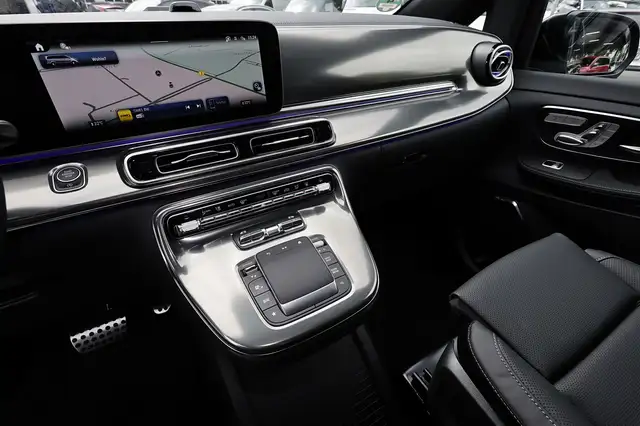 Mercedes-Benz V-Class view 12