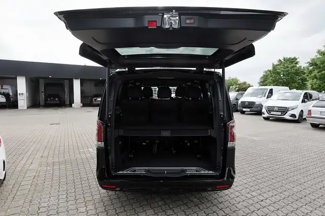 Mercedes-Benz V-Class view 9