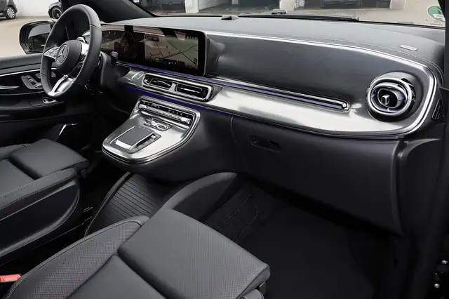 Mercedes-Benz V-Class view 8