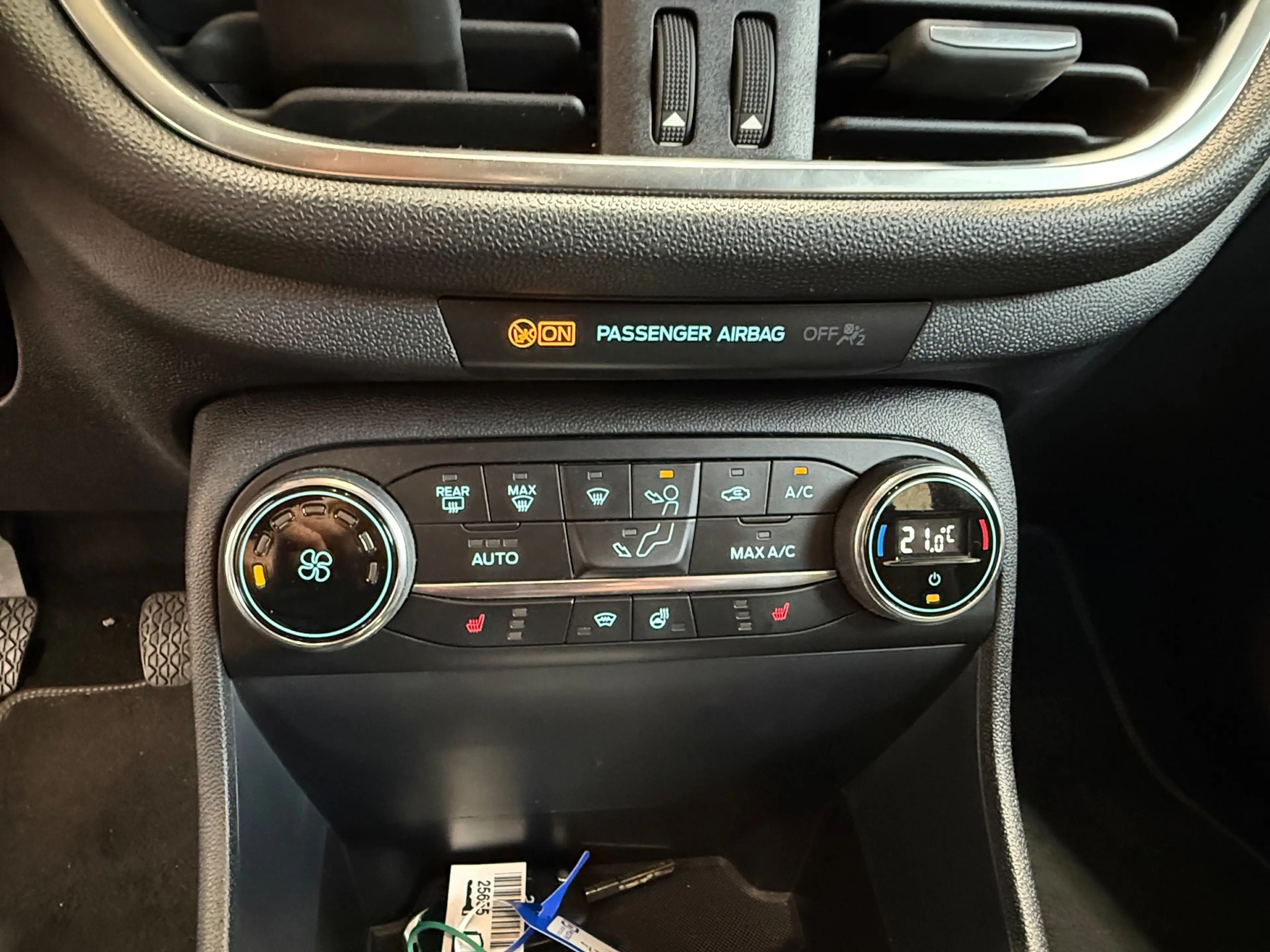 Ford Fiesta 1.0 EcoBoost Titanium — photo 14