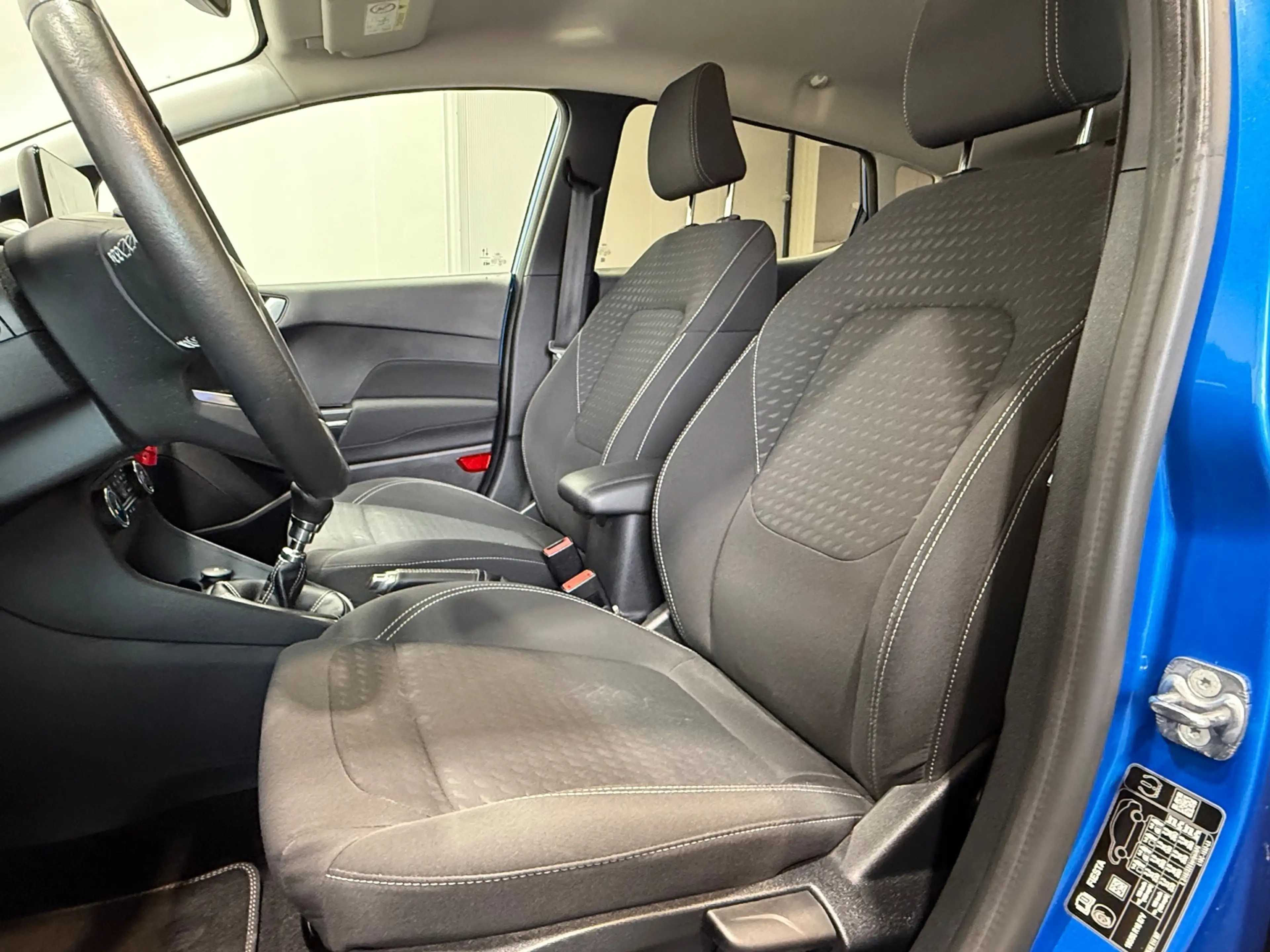 Ford Fiesta 1.0 EcoBoost Titanium — photo 23