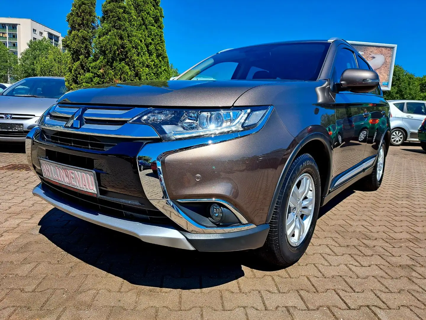 Mitsubishi Outlander SUV-Star 2WD Brun - 1