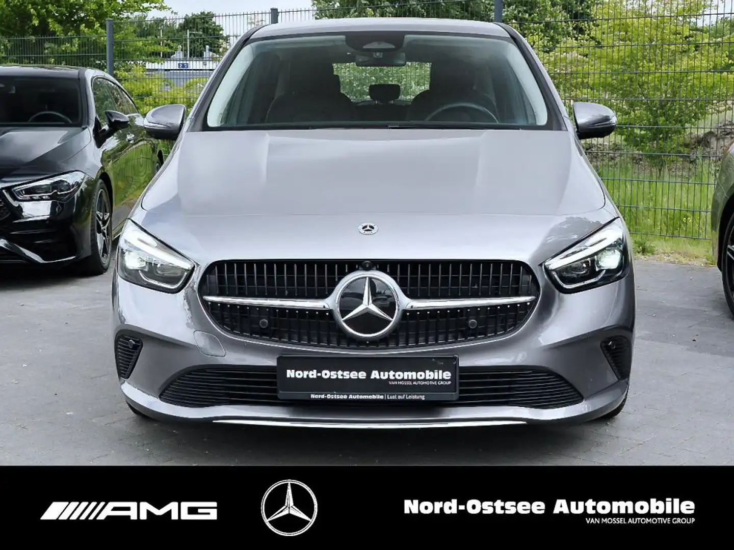 Mercedes-Benz B 200 d PROGRESSIVE MULTIBEAM 360° AHK KEYLESS Grau - 2