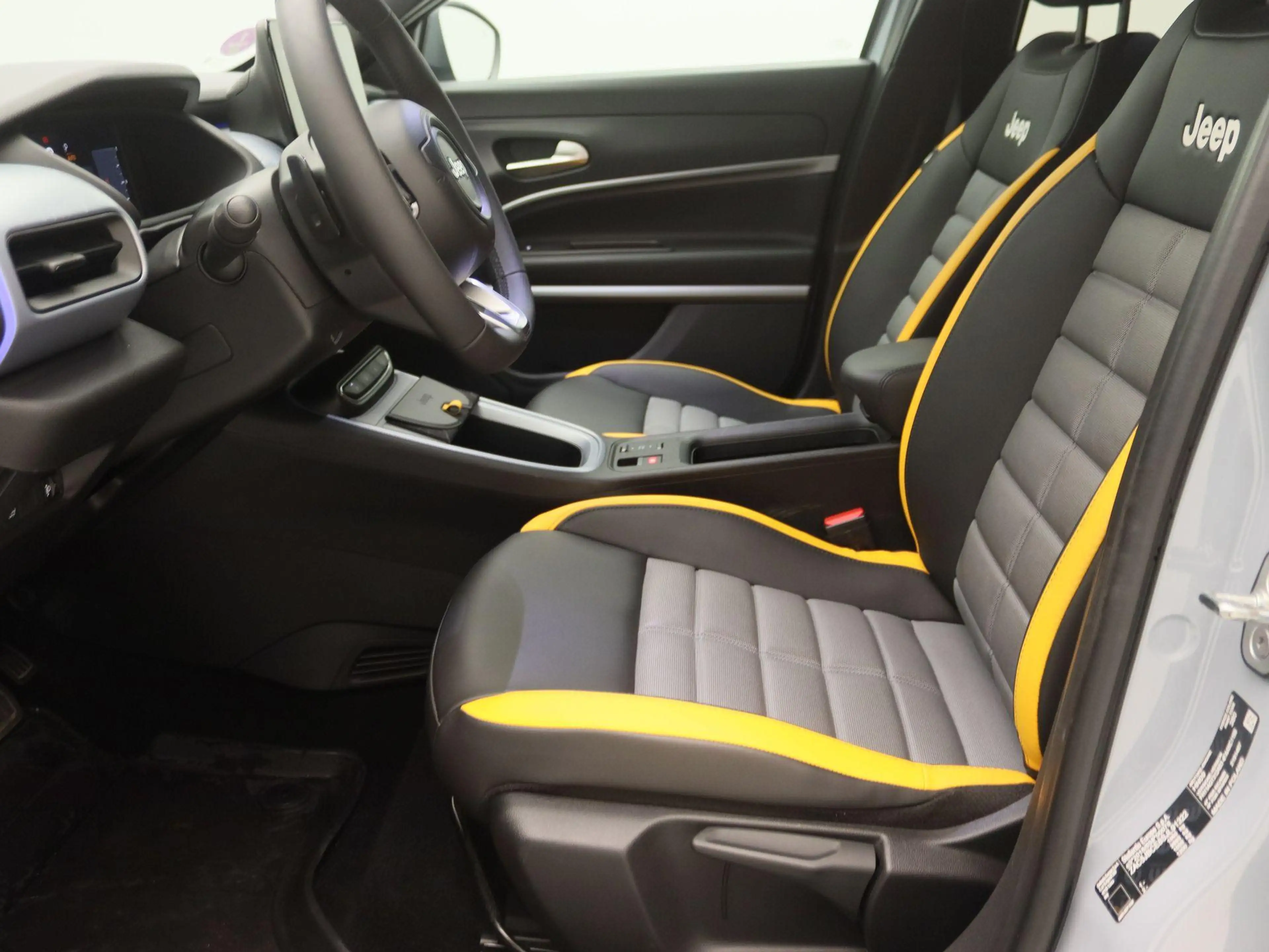 Jeep Avenger 1.2T 4xe The North Face | TREKHAAK | LIMITED EDITI — photo 12