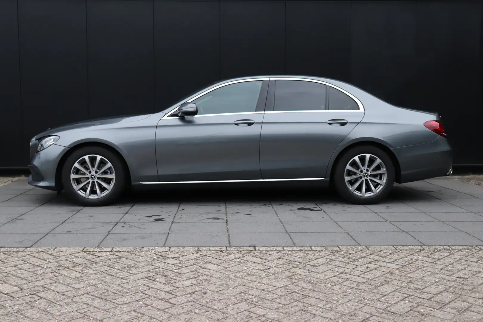 Mercedes-Benz E 200 AVANTGARDE | WIDE-SCREEN | LEDER | CAMERA | LED | Grijs - 2