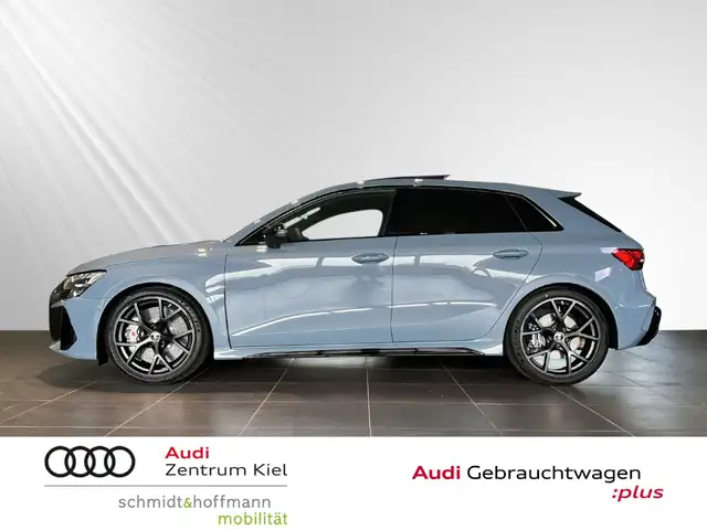 Audi RS3 view 3